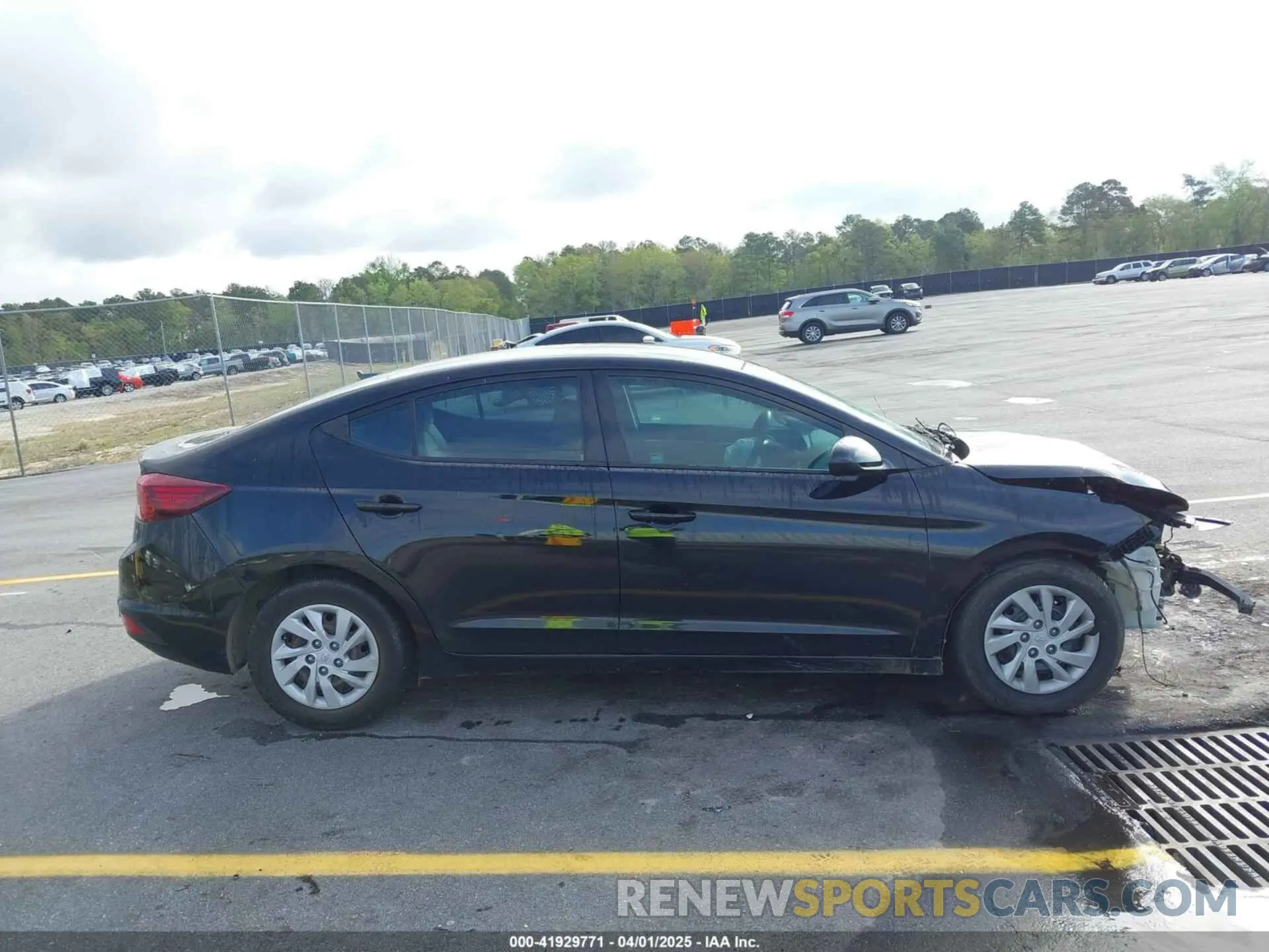 13 Photograph of a damaged car 5NPD74LF8KH477320 HYUNDAI ELANTRA 2019