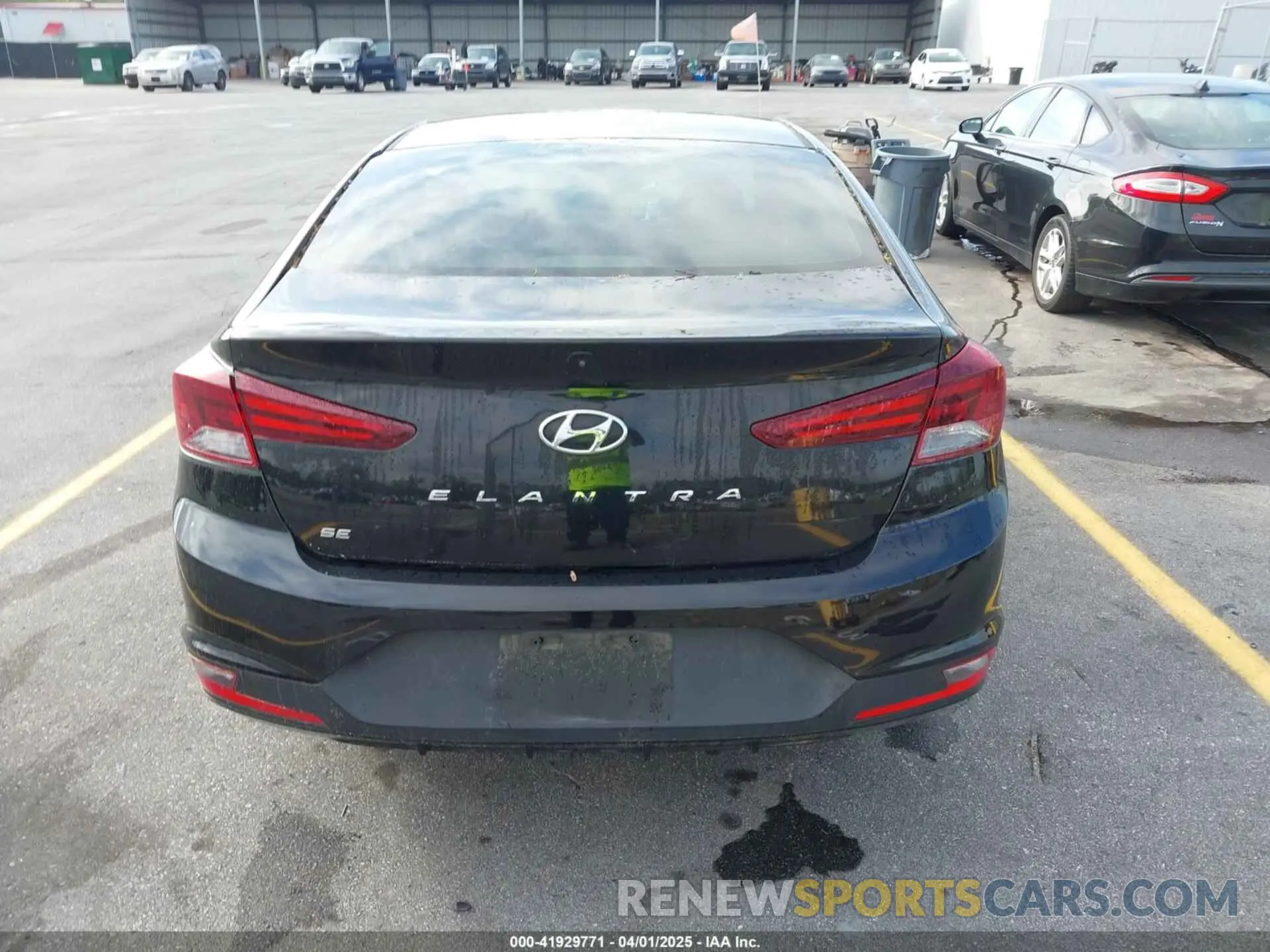 16 Photograph of a damaged car 5NPD74LF8KH477320 HYUNDAI ELANTRA 2019
