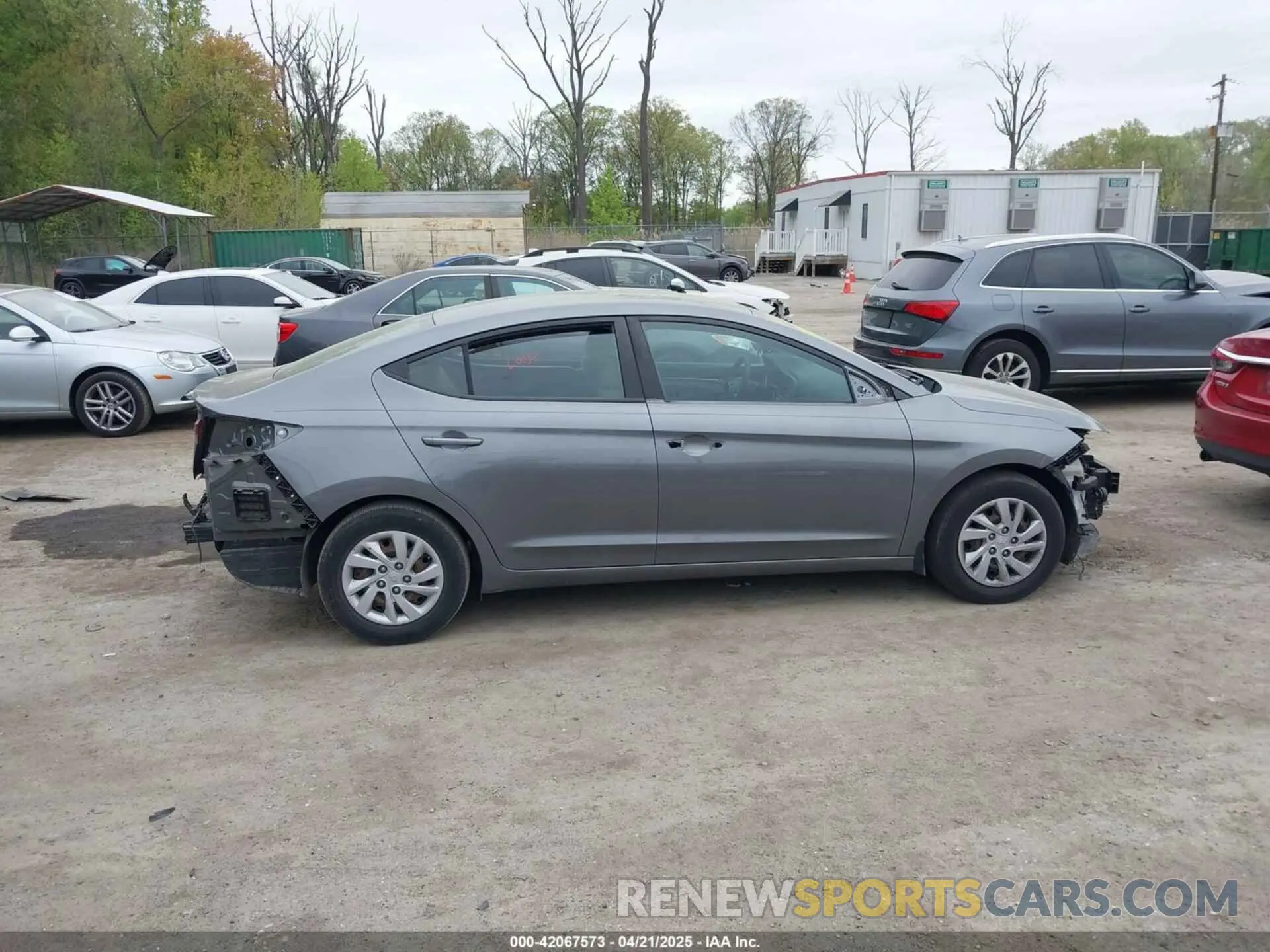 14 Photograph of a damaged car 5NPD74LF8KH492643 HYUNDAI ELANTRA 2019