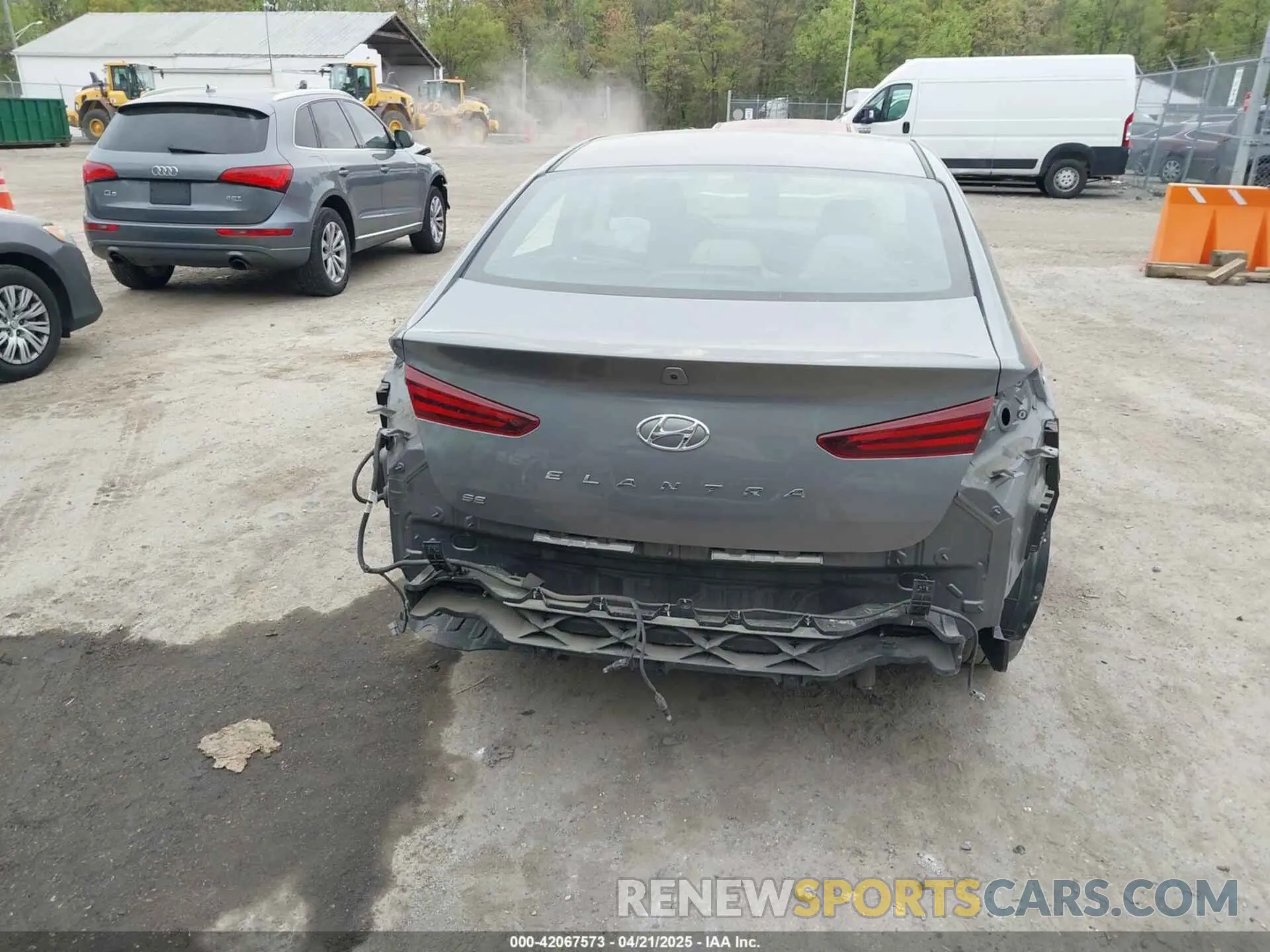17 Photograph of a damaged car 5NPD74LF8KH492643 HYUNDAI ELANTRA 2019