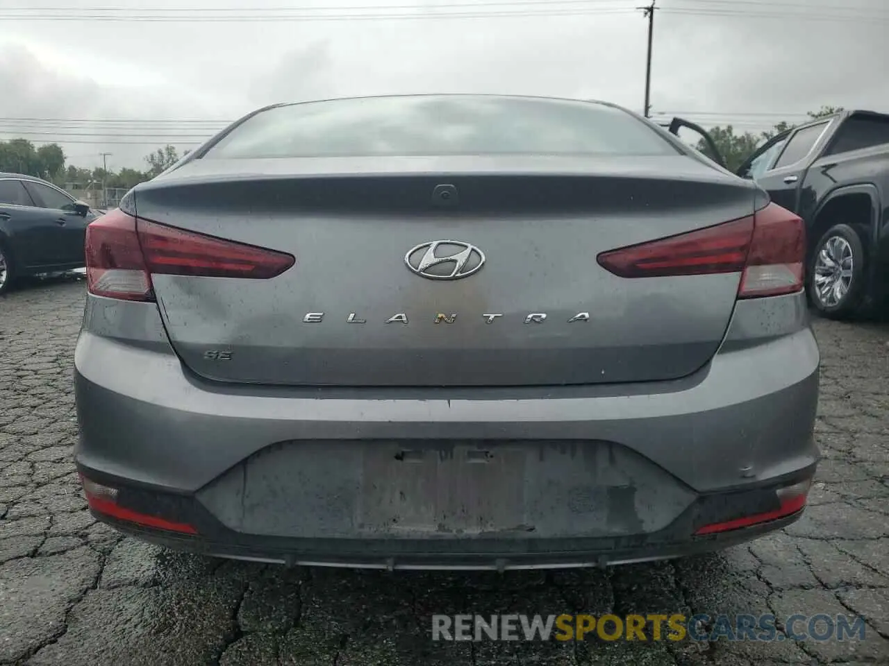 6 Photograph of a damaged car 5NPD74LF8KH493310 HYUNDAI ELANTRA 2019