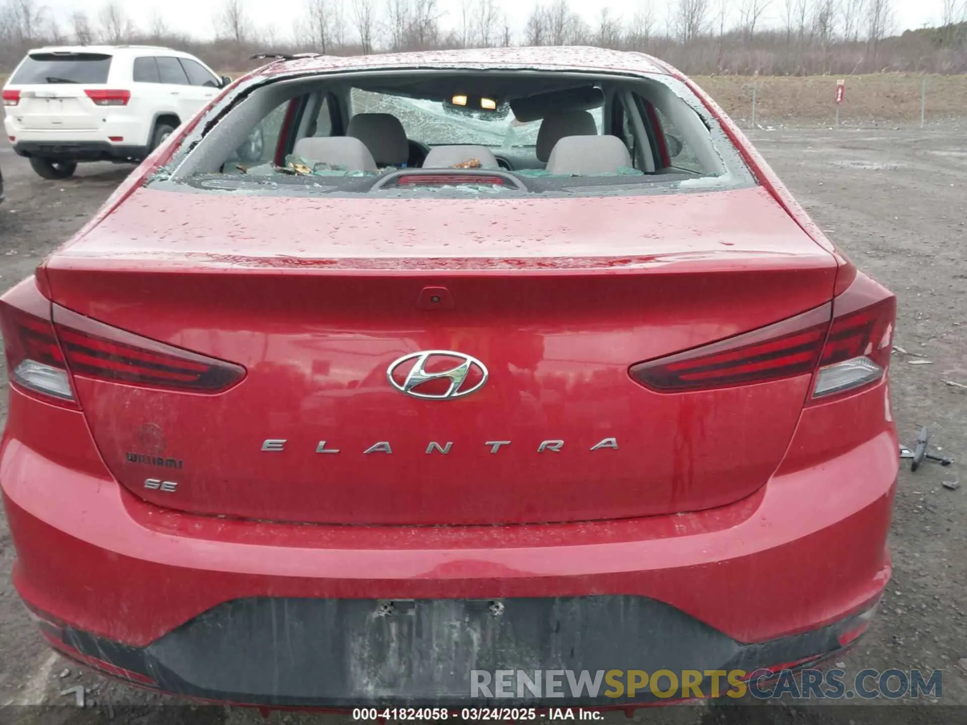 17 Photograph of a damaged car 5NPD74LF8KH493887 HYUNDAI ELANTRA 2019