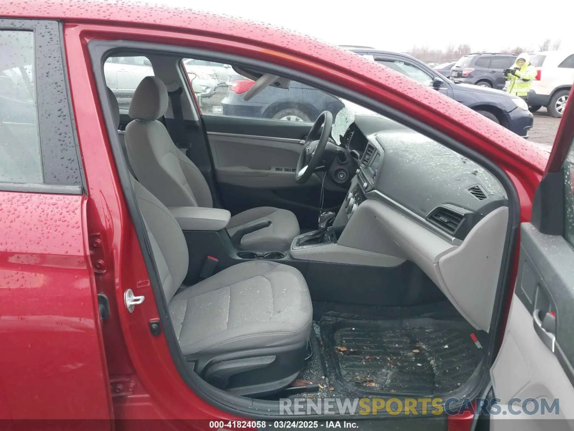 5 Photograph of a damaged car 5NPD74LF8KH493887 HYUNDAI ELANTRA 2019