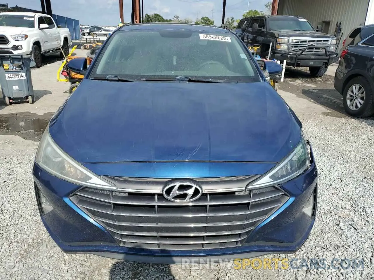 5 Photograph of a damaged car 5NPD74LF8KH497616 HYUNDAI ELANTRA 2019