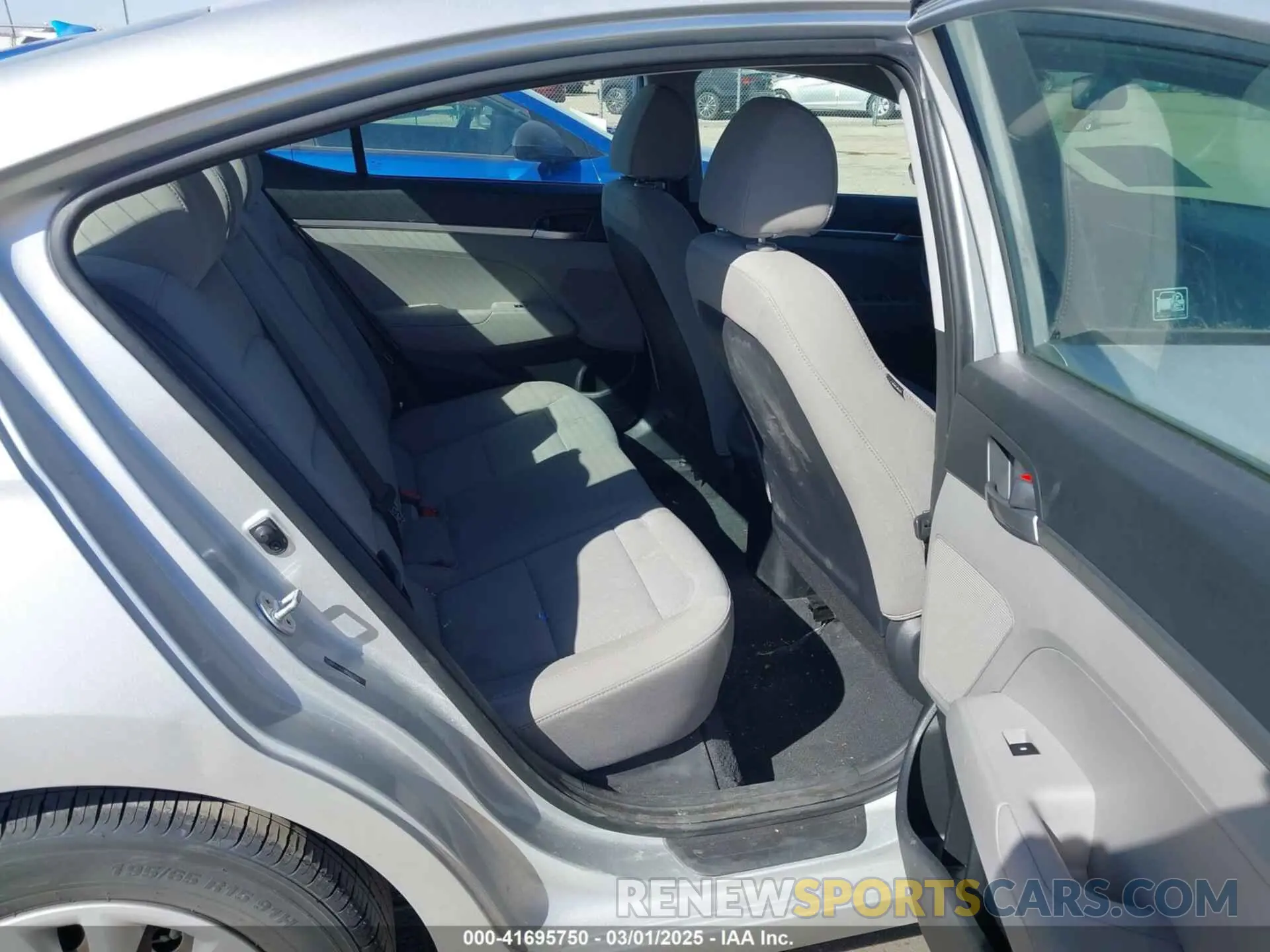 8 Photograph of a damaged car 5NPD74LF9KH412055 HYUNDAI ELANTRA 2019