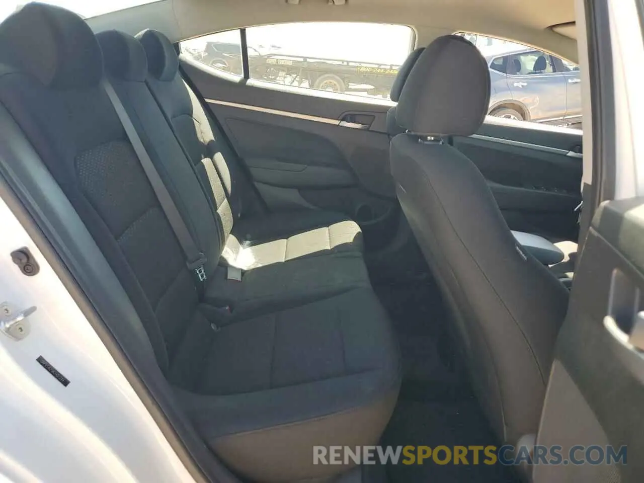10 Photograph of a damaged car 5NPD74LF9KH457044 HYUNDAI ELANTRA 2019