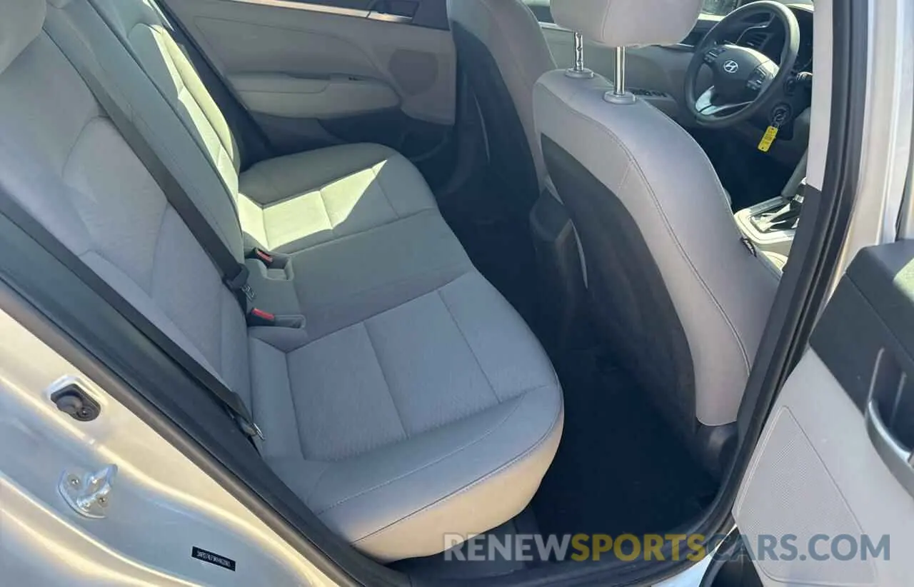 6 Photograph of a damaged car 5NPD74LF9KH462065 HYUNDAI ELANTRA 2019