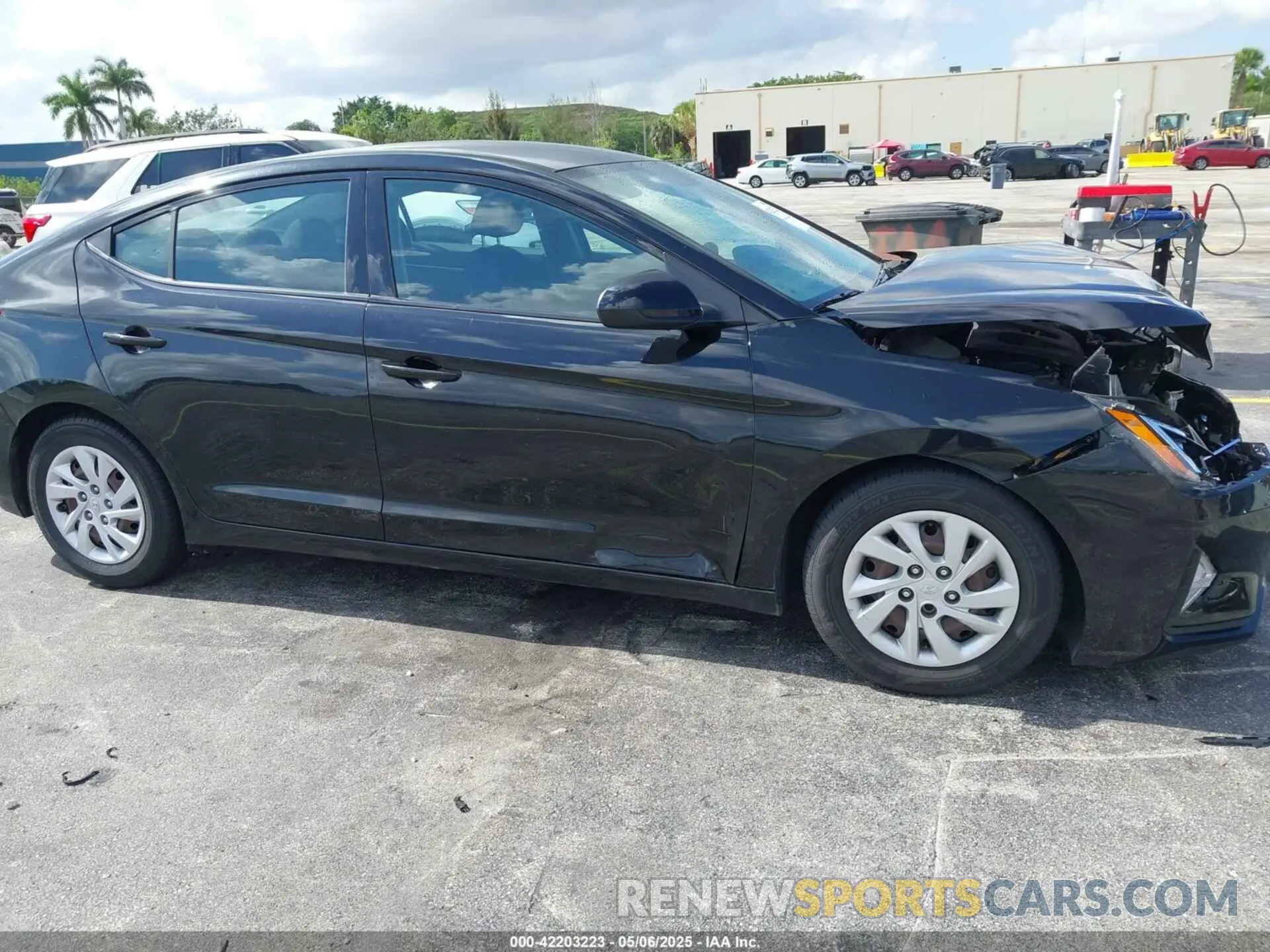 12 Photograph of a damaged car 5NPD74LF9KH467394 HYUNDAI ELANTRA 2019