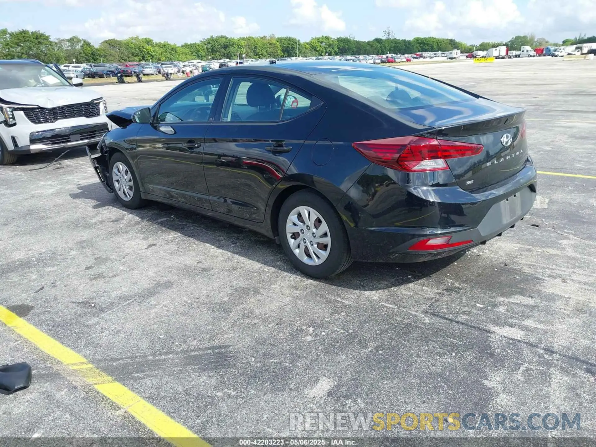 3 Photograph of a damaged car 5NPD74LF9KH467394 HYUNDAI ELANTRA 2019