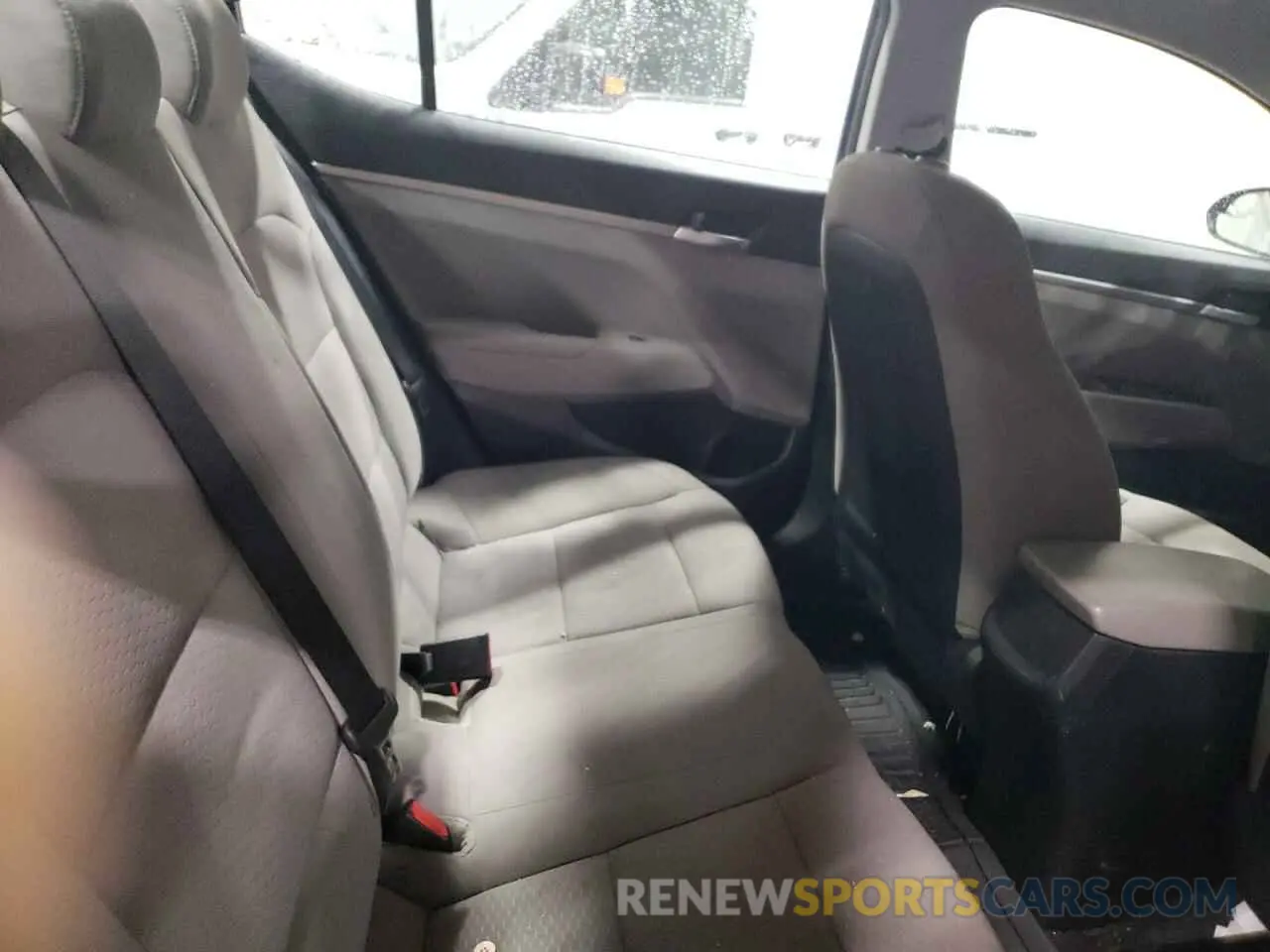 10 Photograph of a damaged car 5NPD74LF9KH469002 HYUNDAI ELANTRA 2019