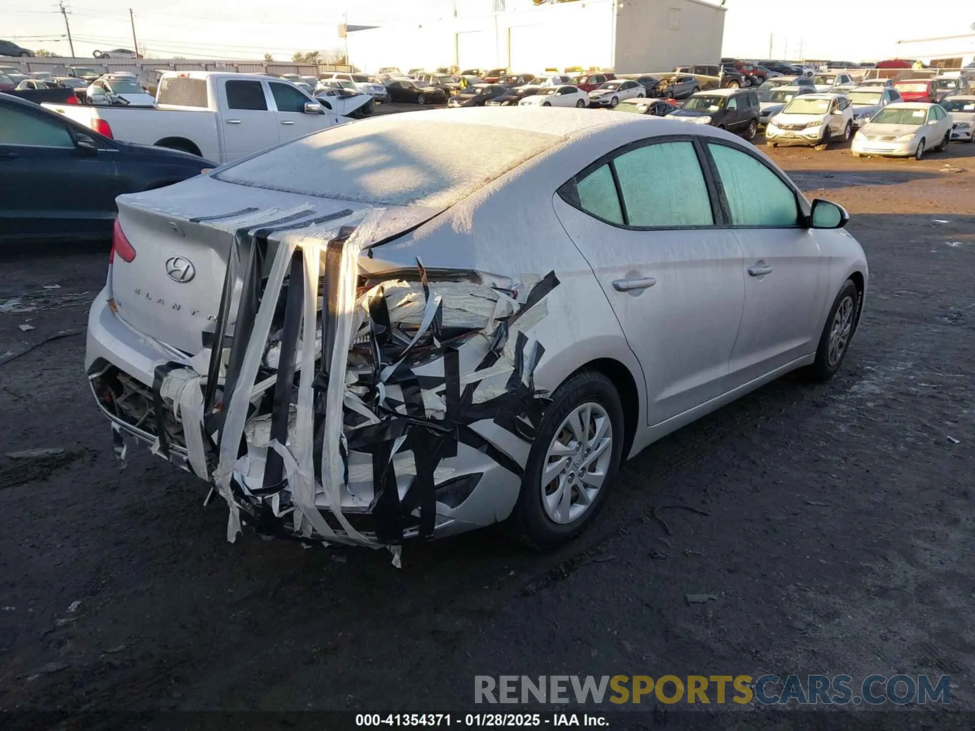 4 Photograph of a damaged car 5NPD74LF9KH474555 HYUNDAI ELANTRA 2019