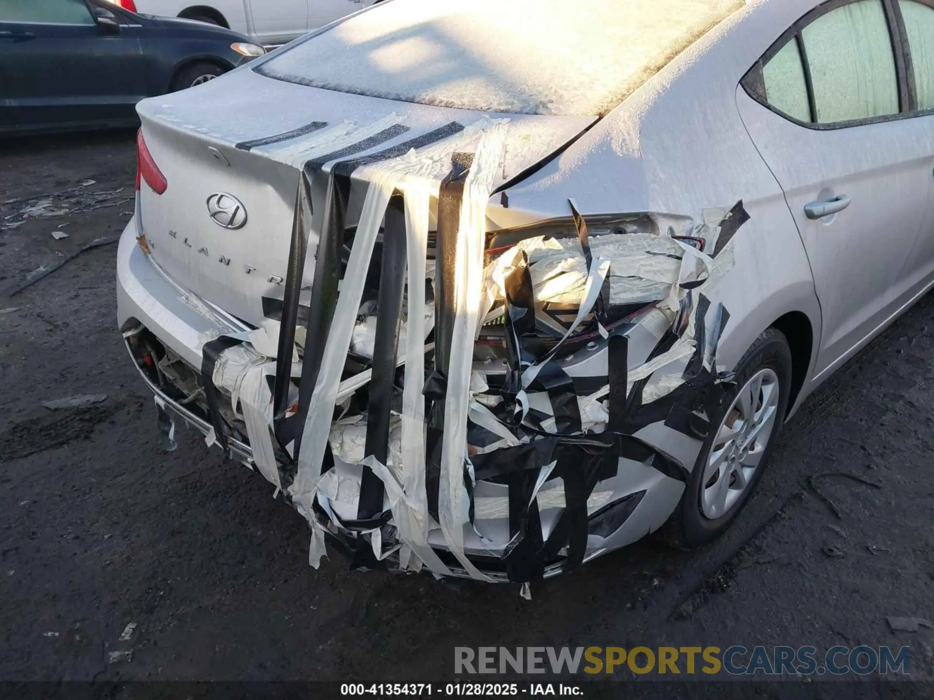 6 Photograph of a damaged car 5NPD74LF9KH474555 HYUNDAI ELANTRA 2019