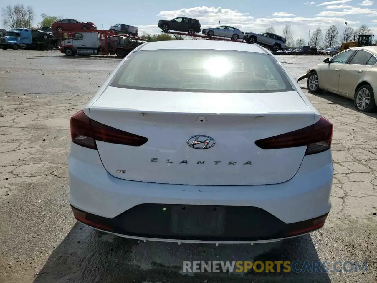 6 Photograph of a damaged car 5NPD74LF9KH487709 HYUNDAI ELANTRA 2019