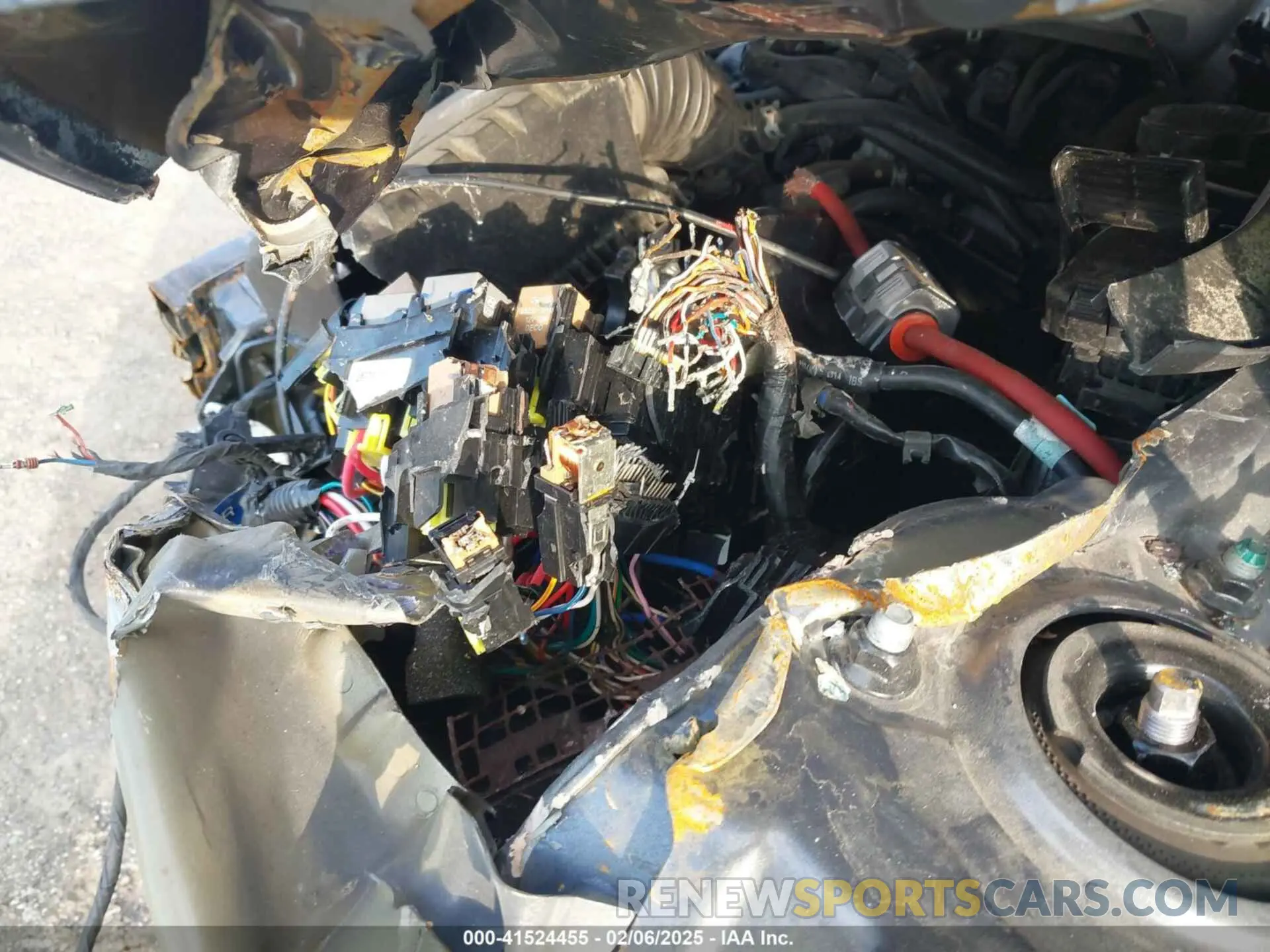 18 Photograph of a damaged car 5NPD74LFXKH416034 HYUNDAI ELANTRA 2019