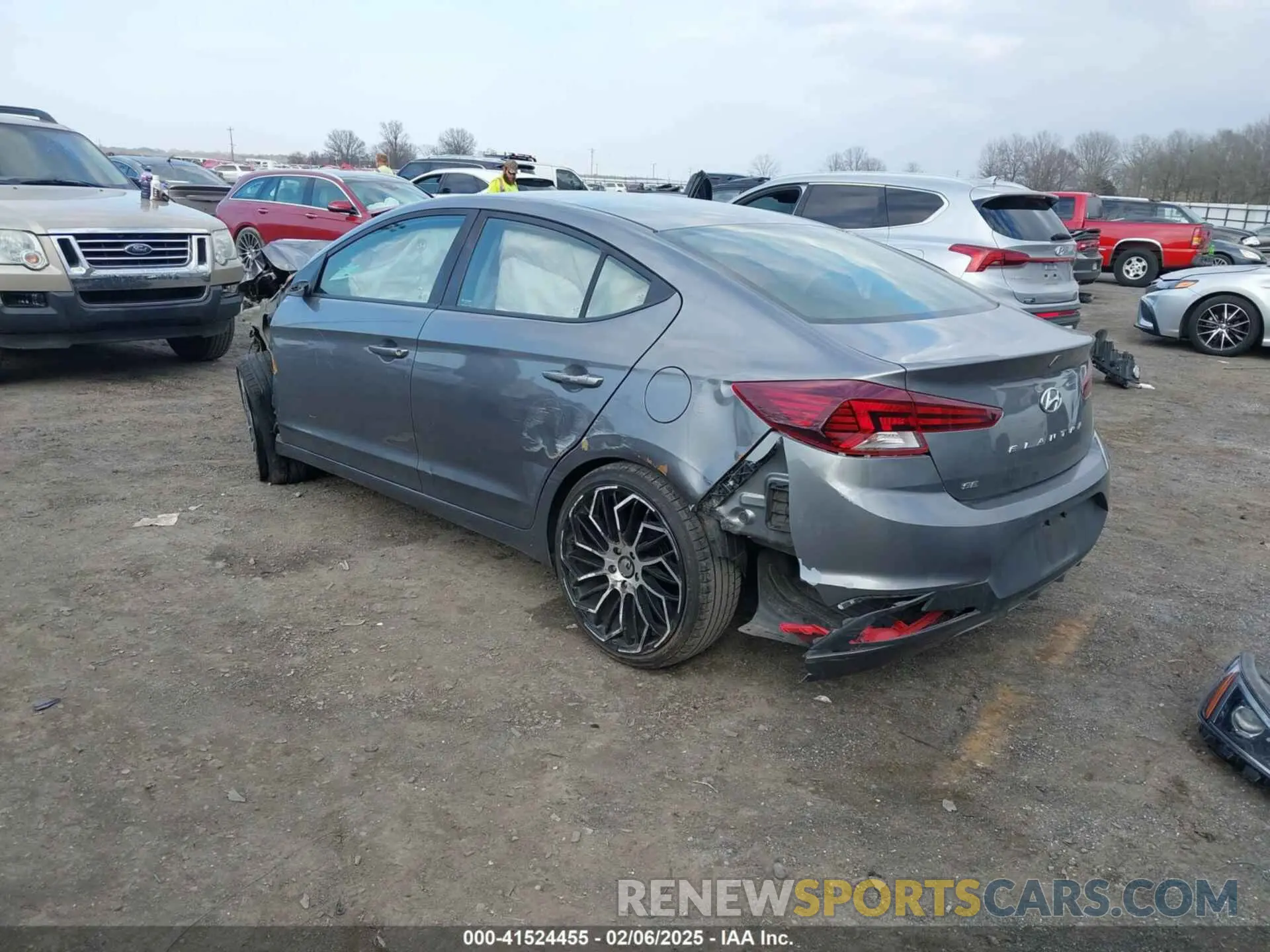 3 Photograph of a damaged car 5NPD74LFXKH416034 HYUNDAI ELANTRA 2019