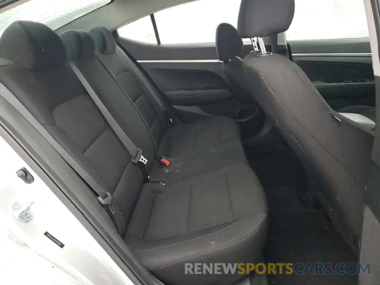 10 Photograph of a damaged car 5NPD74LFXKH419550 HYUNDAI ELANTRA 2019