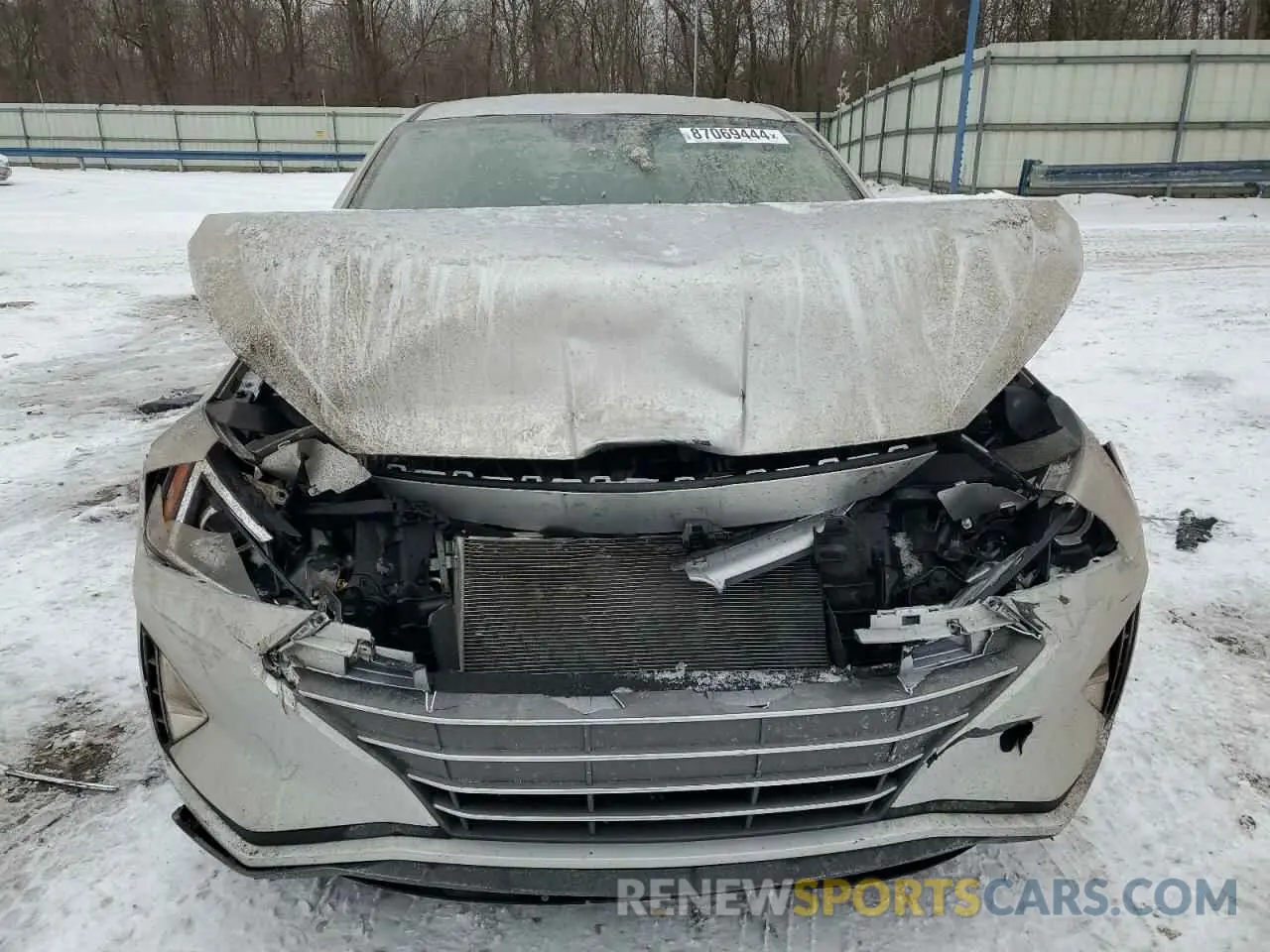 5 Photograph of a damaged car 5NPD74LFXKH419550 HYUNDAI ELANTRA 2019