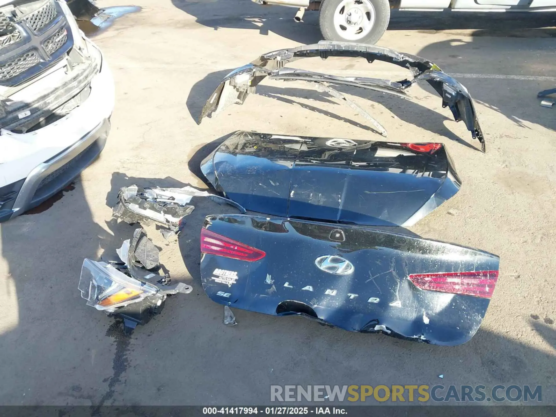 12 Photograph of a damaged car 5NPD74LFXKH432637 HYUNDAI ELANTRA 2019