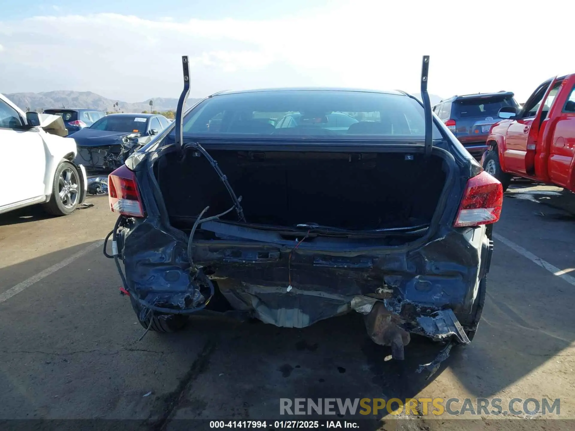 17 Photograph of a damaged car 5NPD74LFXKH432637 HYUNDAI ELANTRA 2019