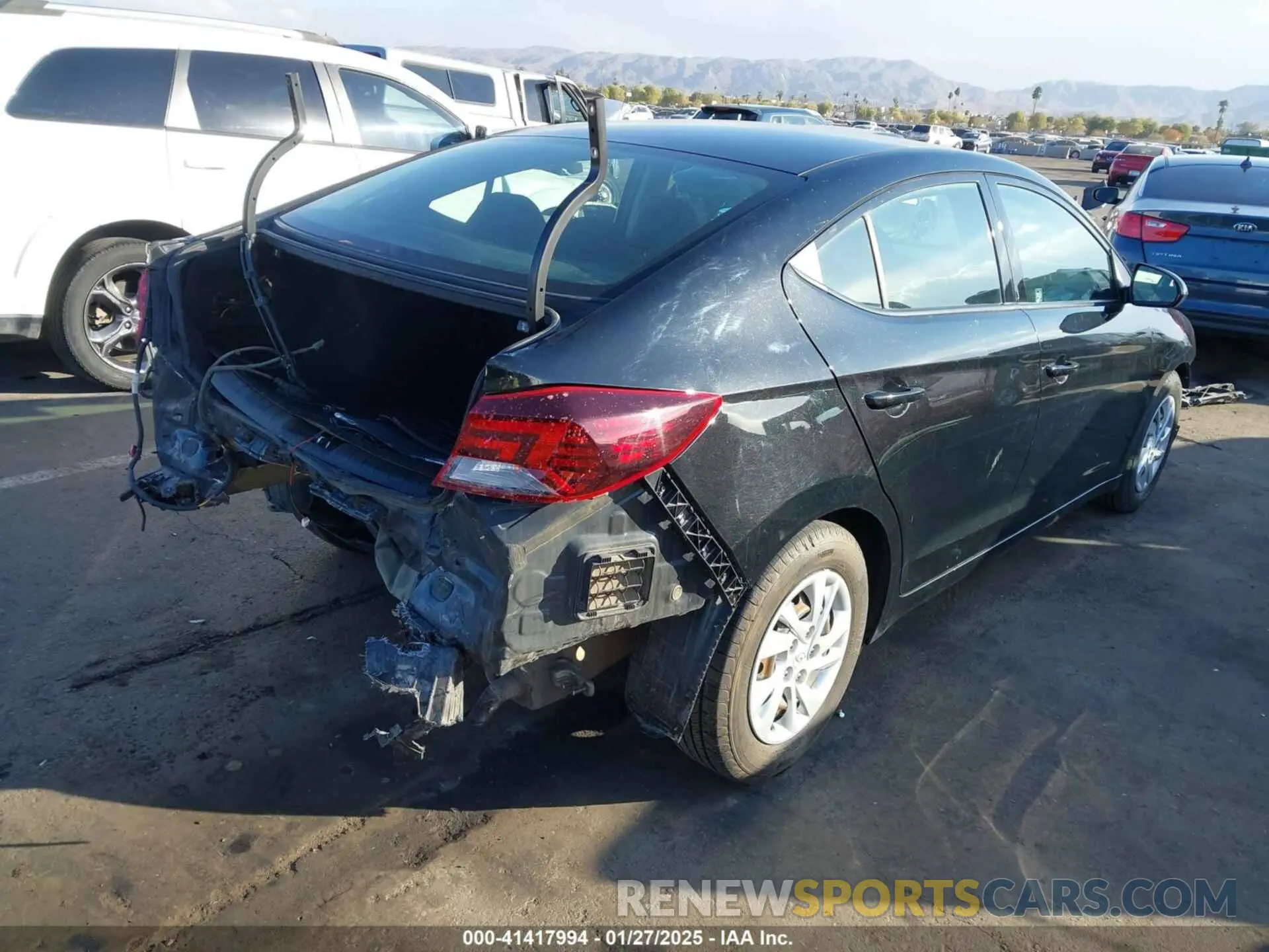 4 Photograph of a damaged car 5NPD74LFXKH432637 HYUNDAI ELANTRA 2019