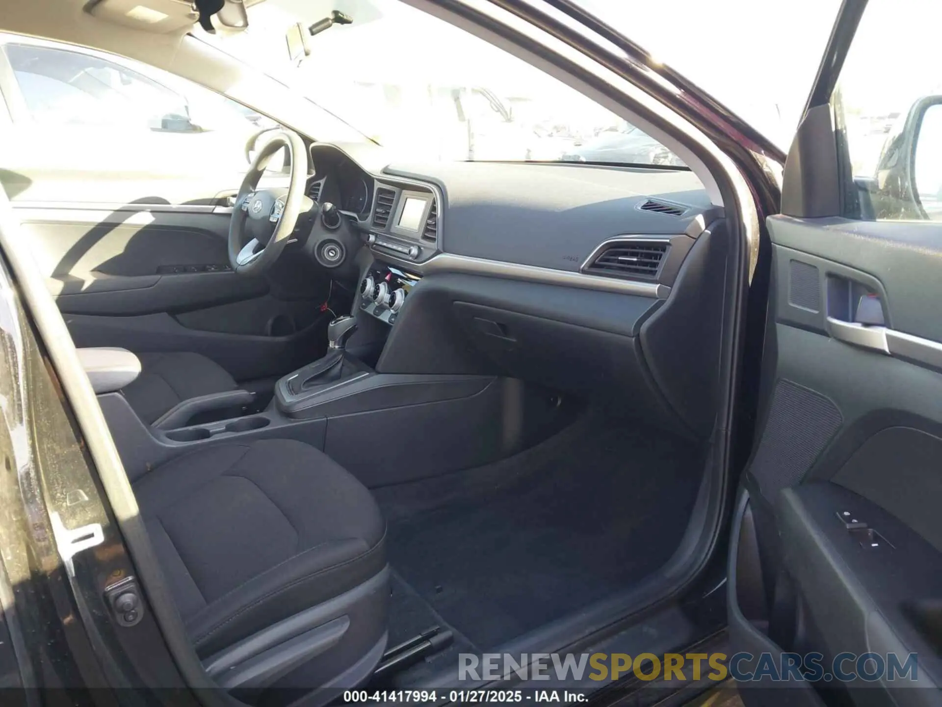 5 Photograph of a damaged car 5NPD74LFXKH432637 HYUNDAI ELANTRA 2019