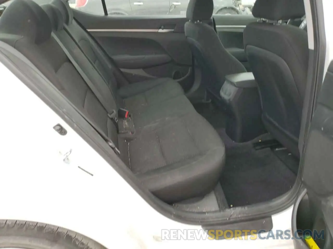10 Photograph of a damaged car 5NPD74LFXKH438440 HYUNDAI ELANTRA 2019