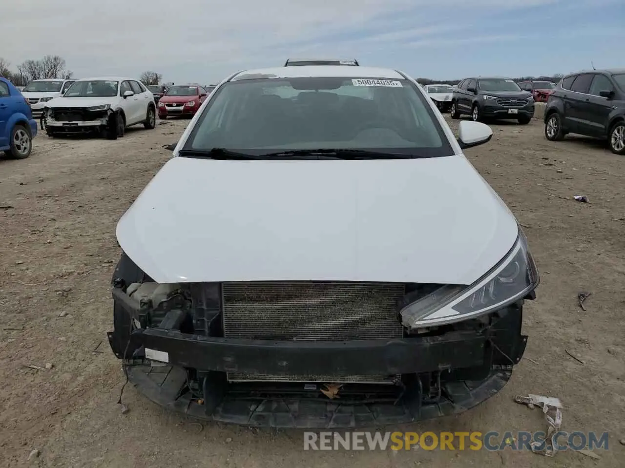 5 Photograph of a damaged car 5NPD74LFXKH438440 HYUNDAI ELANTRA 2019