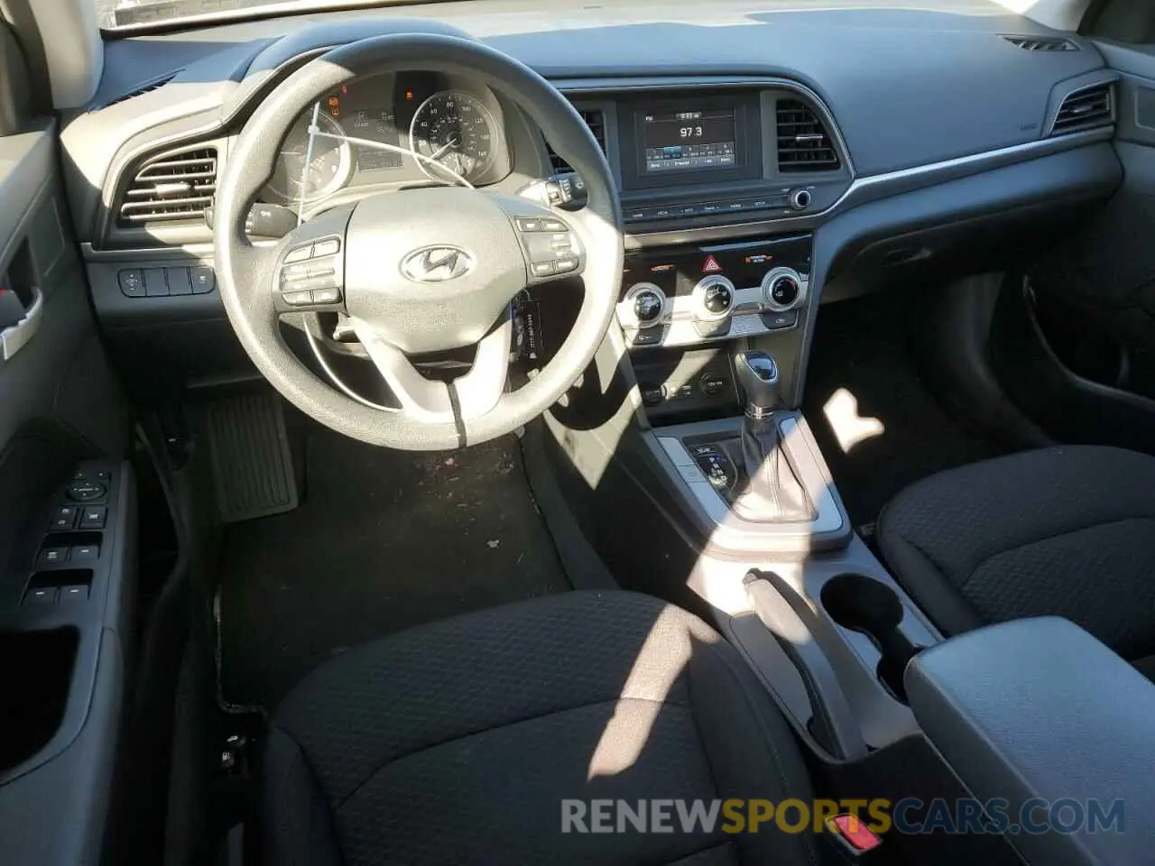 8 Photograph of a damaged car 5NPD74LFXKH451091 HYUNDAI ELANTRA 2019