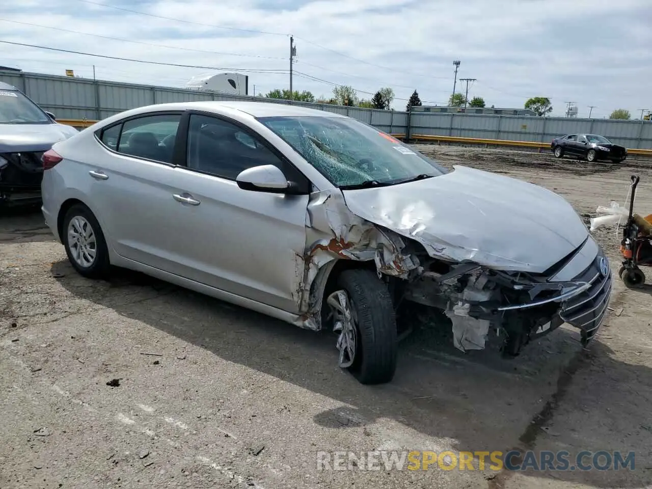 4 Photograph of a damaged car 5NPD74LFXKH471485 HYUNDAI ELANTRA 2019