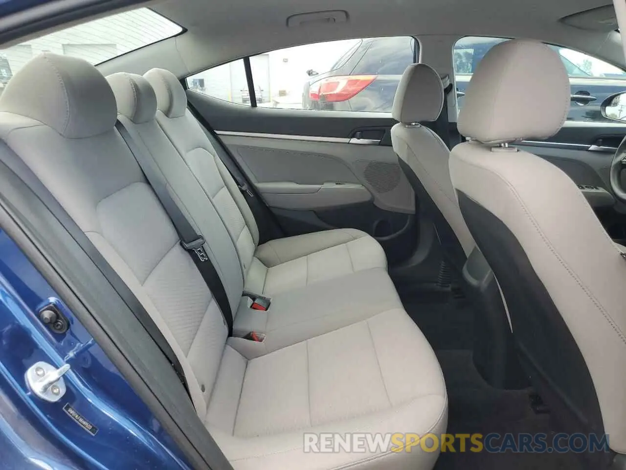10 Photograph of a damaged car 5NPD74LFXKH495222 HYUNDAI ELANTRA 2019