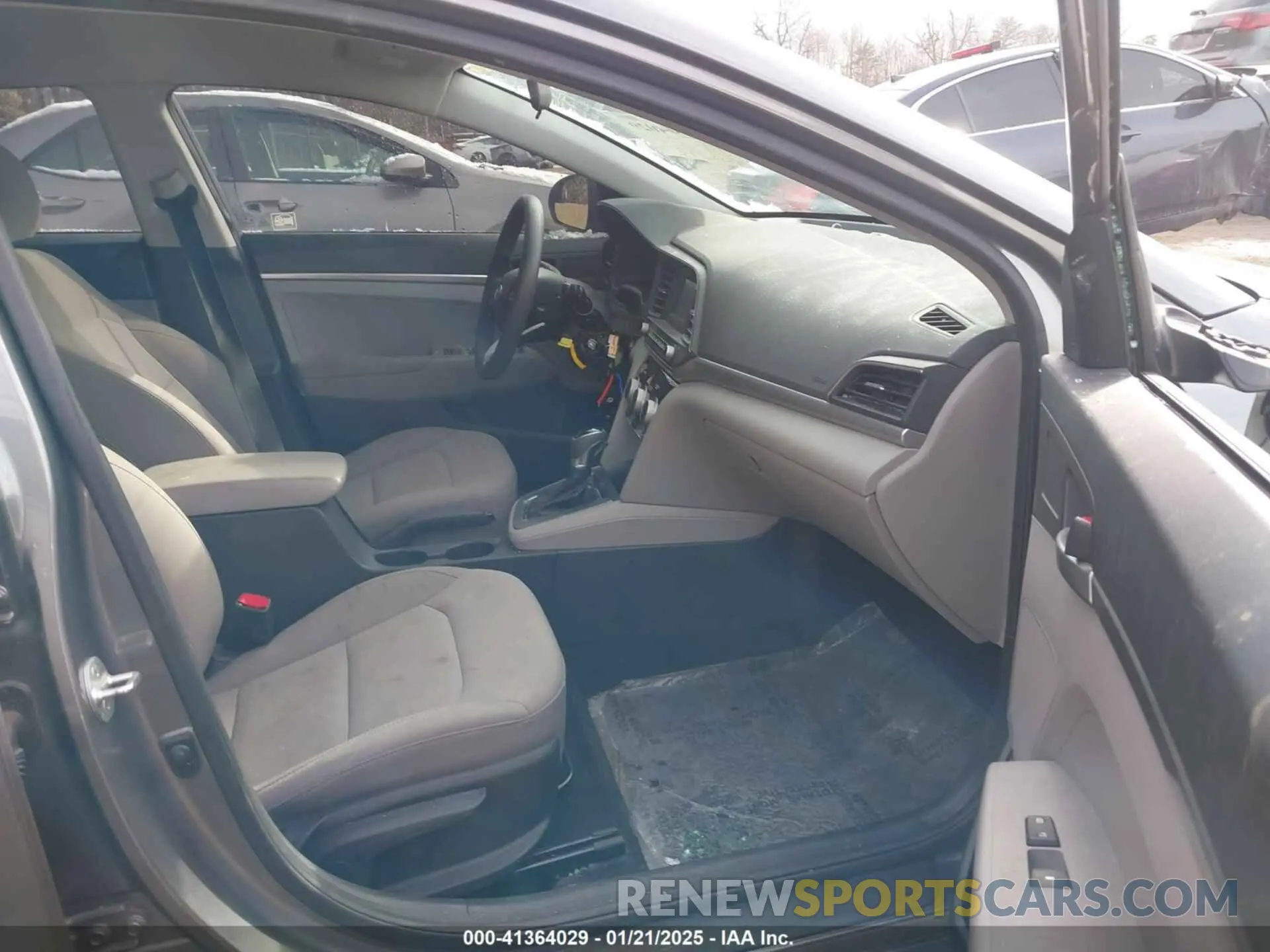 5 Photograph of a damaged car 5NPD74LFXKH497441 HYUNDAI ELANTRA 2019