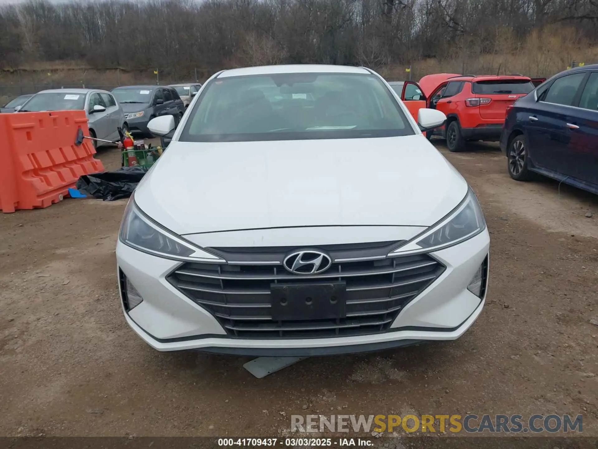 12 Photograph of a damaged car 5NPD84LF0KH411003 HYUNDAI ELANTRA 2019