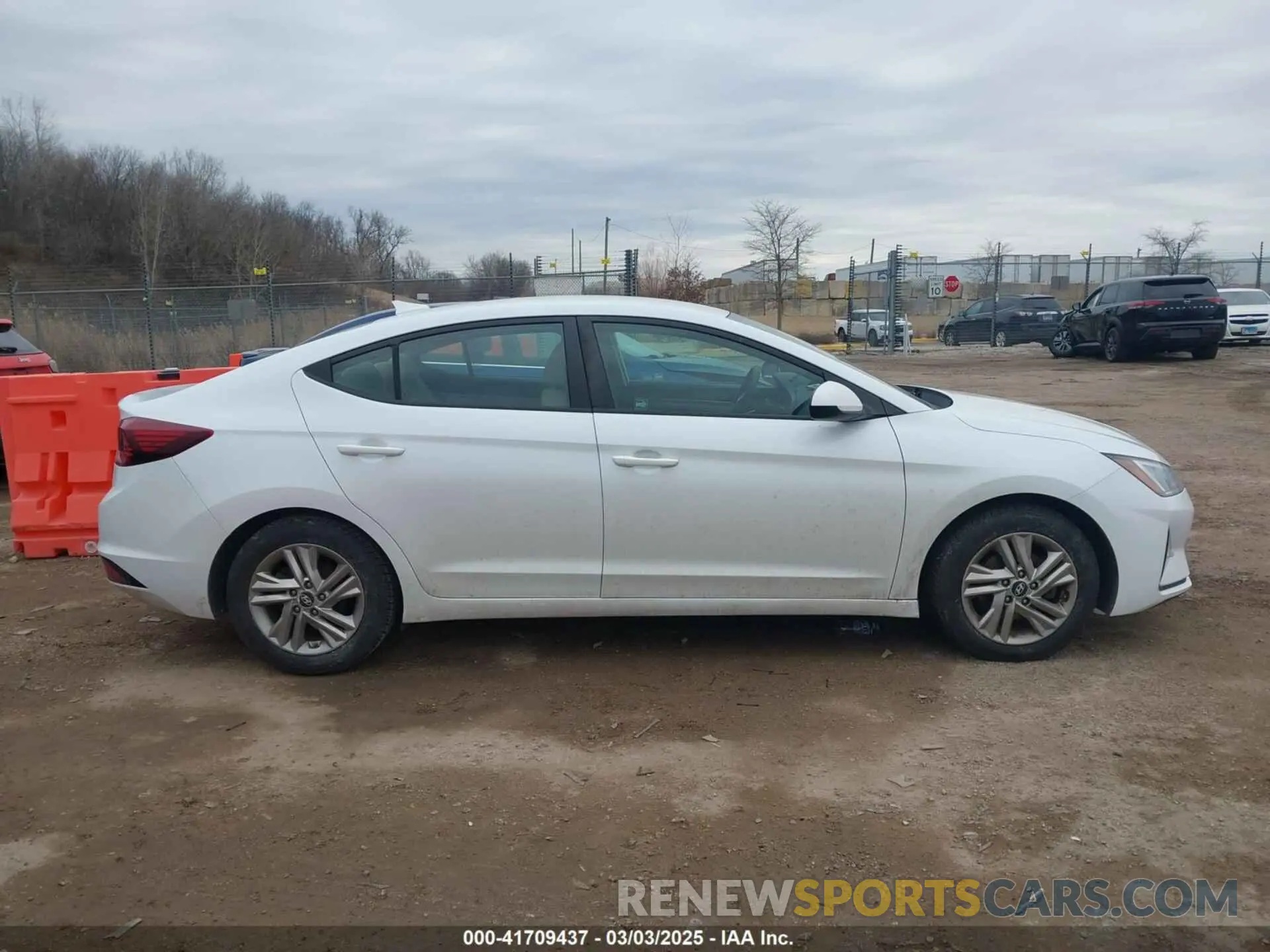 13 Photograph of a damaged car 5NPD84LF0KH411003 HYUNDAI ELANTRA 2019