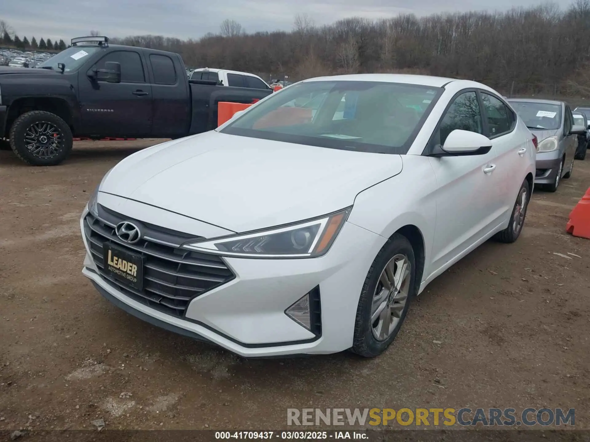 2 Photograph of a damaged car 5NPD84LF0KH411003 HYUNDAI ELANTRA 2019