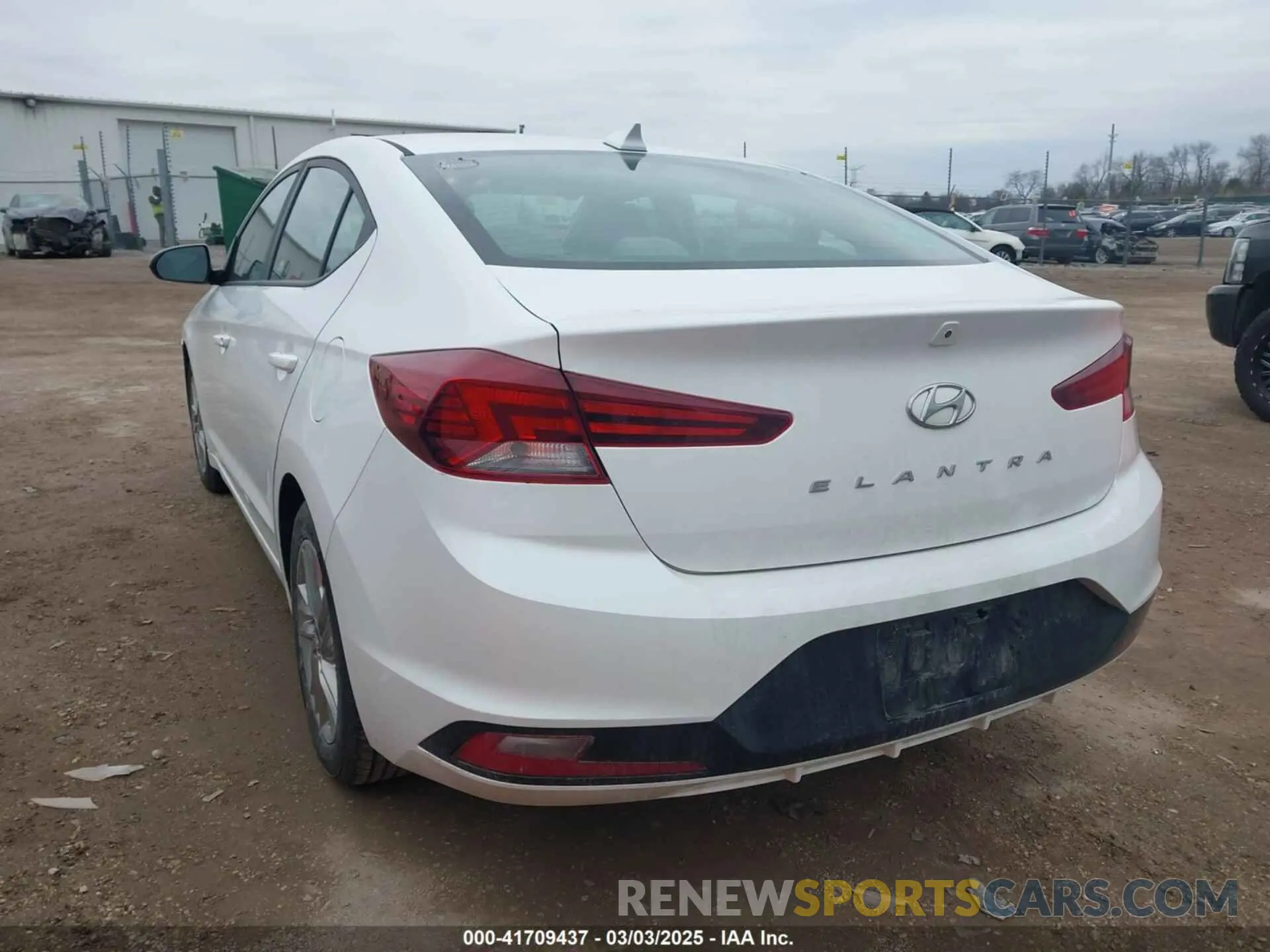 3 Photograph of a damaged car 5NPD84LF0KH411003 HYUNDAI ELANTRA 2019