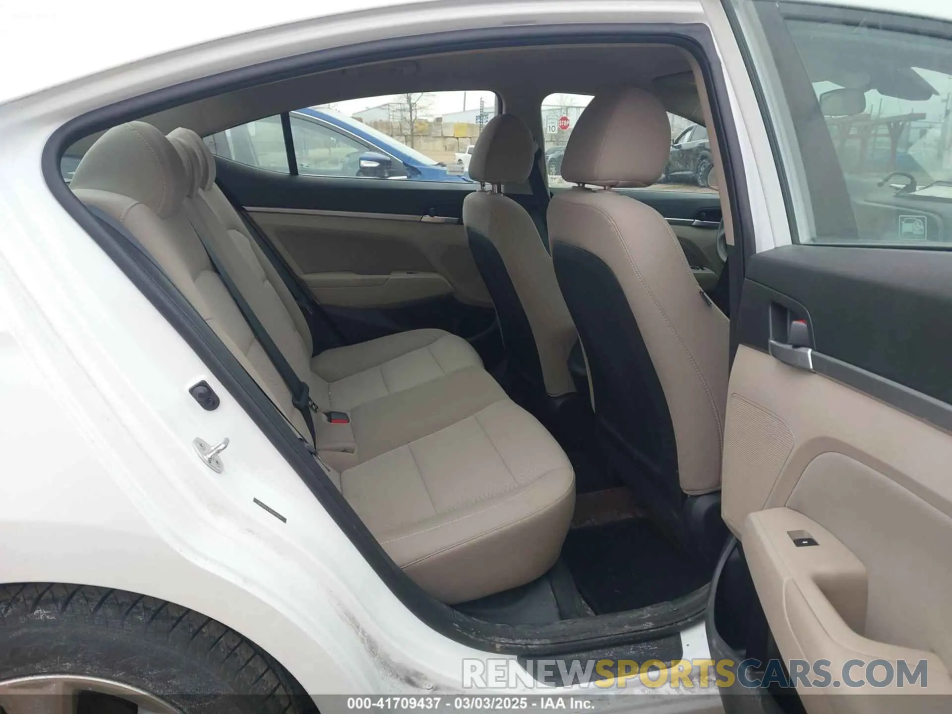 8 Photograph of a damaged car 5NPD84LF0KH411003 HYUNDAI ELANTRA 2019