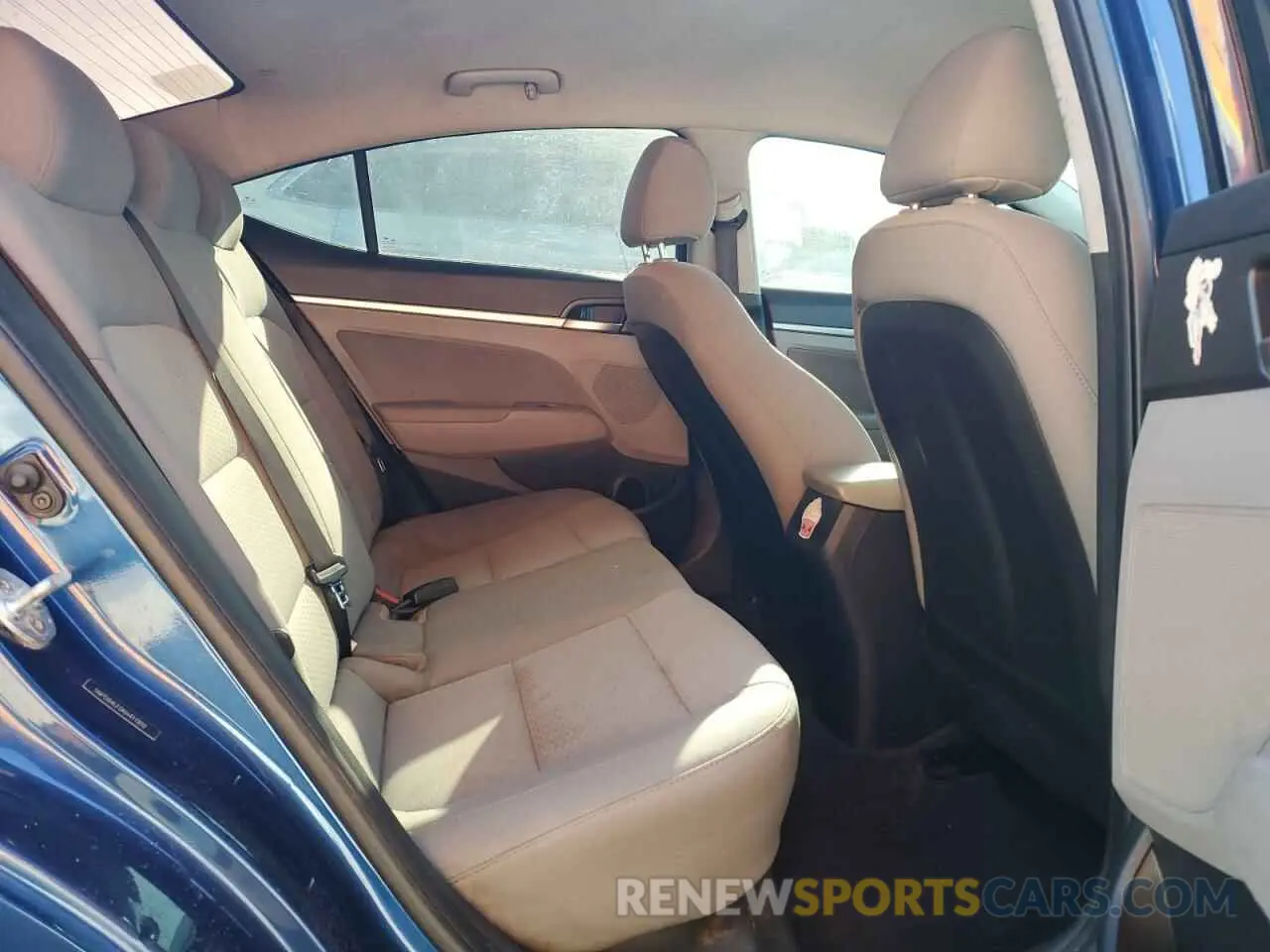 10 Photograph of a damaged car 5NPD84LF0KH411910 HYUNDAI ELANTRA 2019