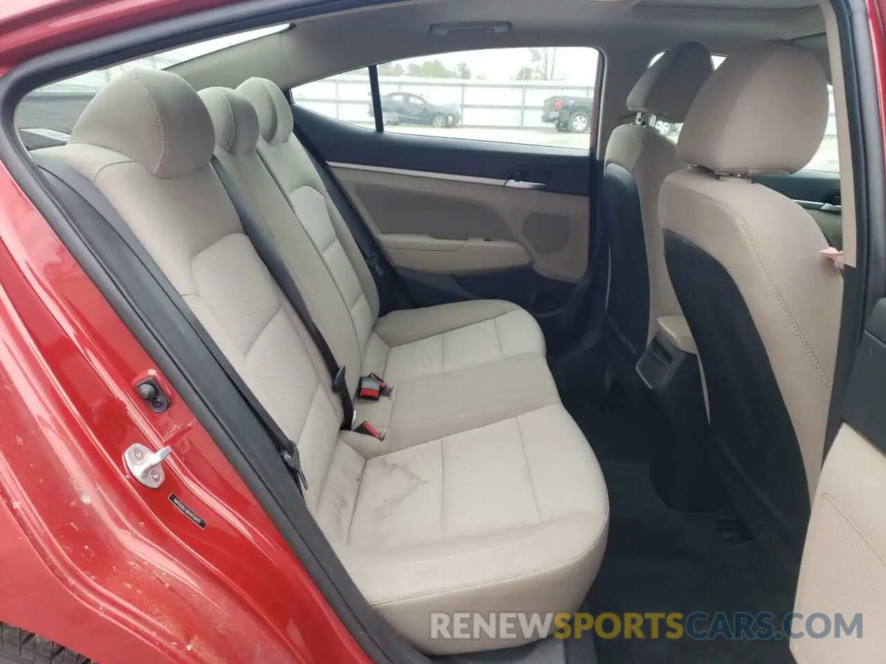10 Photograph of a damaged car 5NPD84LF0KH412605 HYUNDAI ELANTRA 2019