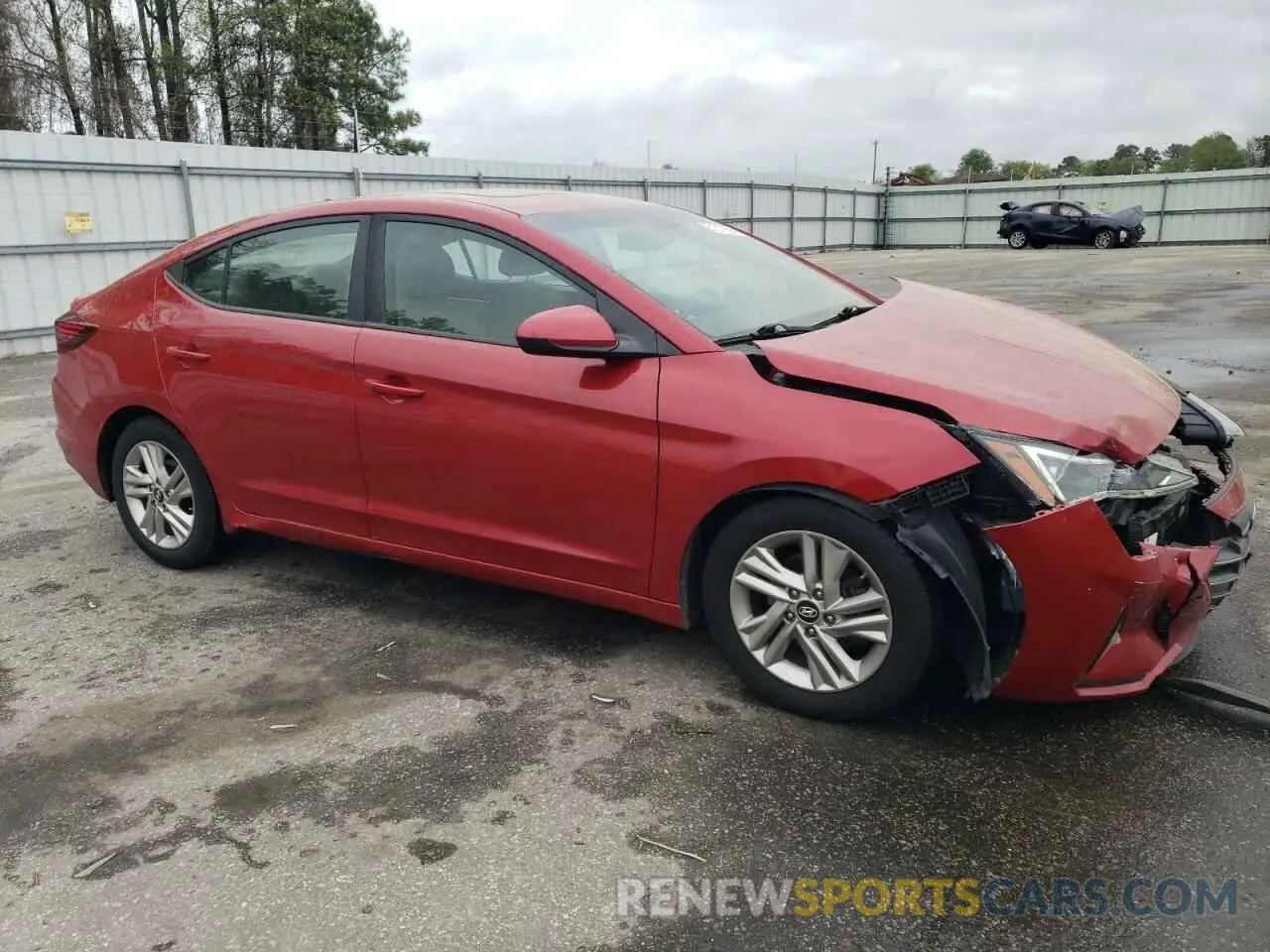 4 Photograph of a damaged car 5NPD84LF0KH412605 HYUNDAI ELANTRA 2019