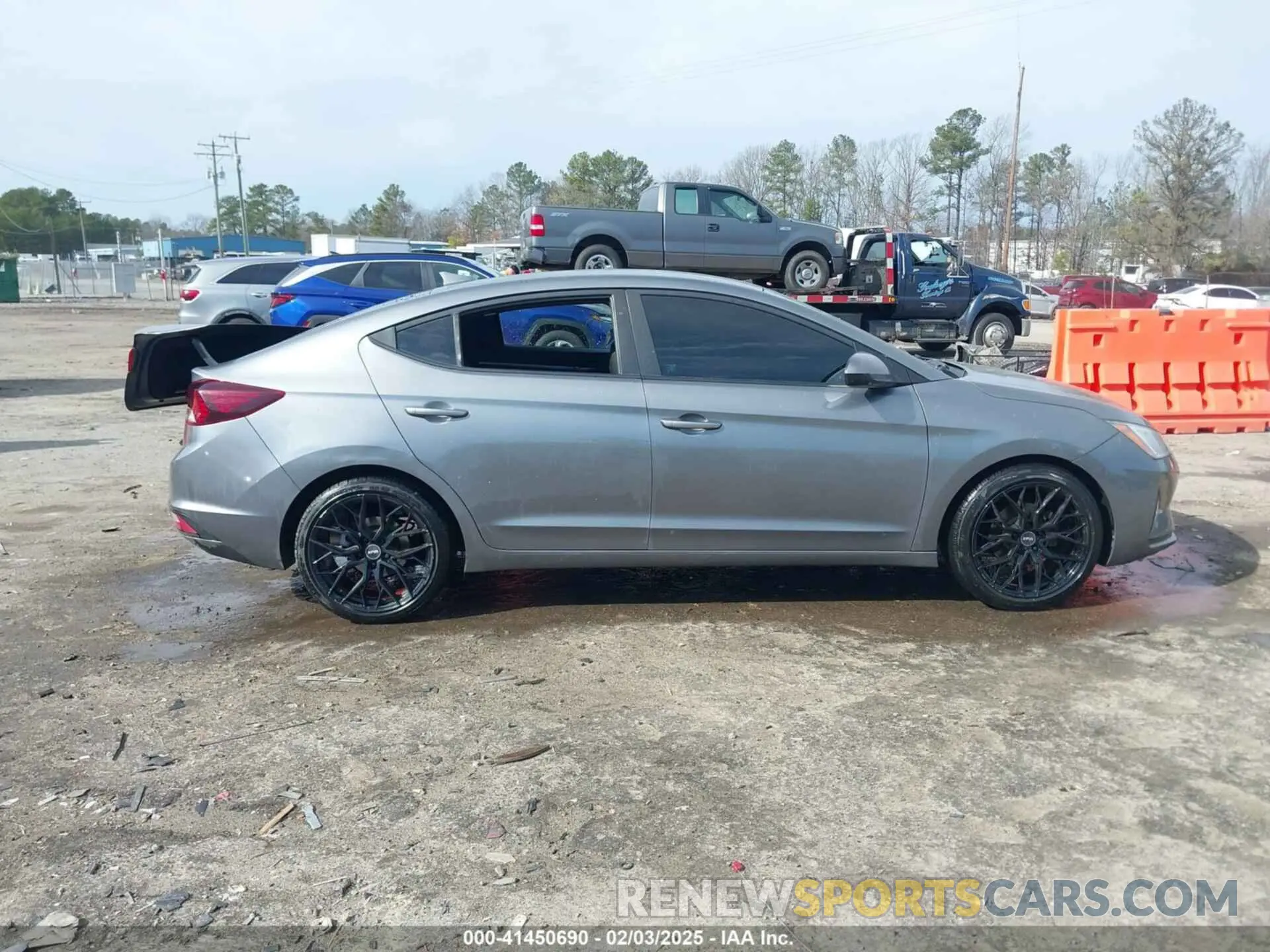 13 Photograph of a damaged car 5NPD84LF0KH420557 HYUNDAI ELANTRA 2019