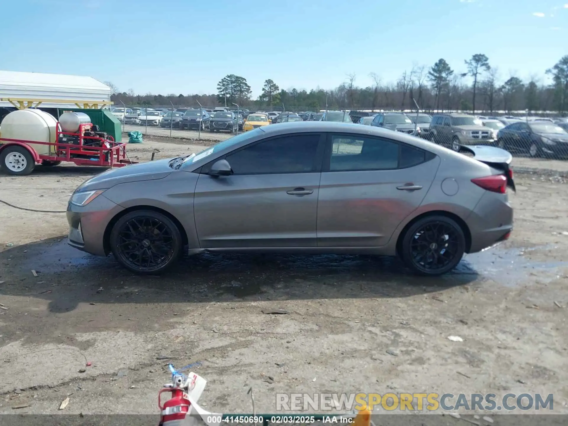 14 Photograph of a damaged car 5NPD84LF0KH420557 HYUNDAI ELANTRA 2019
