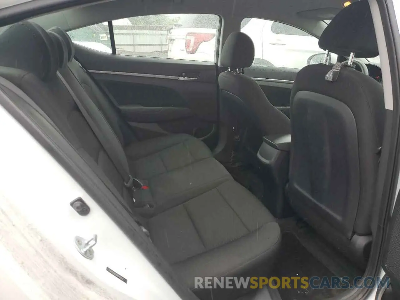 10 Photograph of a damaged car 5NPD84LF0KH426827 HYUNDAI ELANTRA 2019