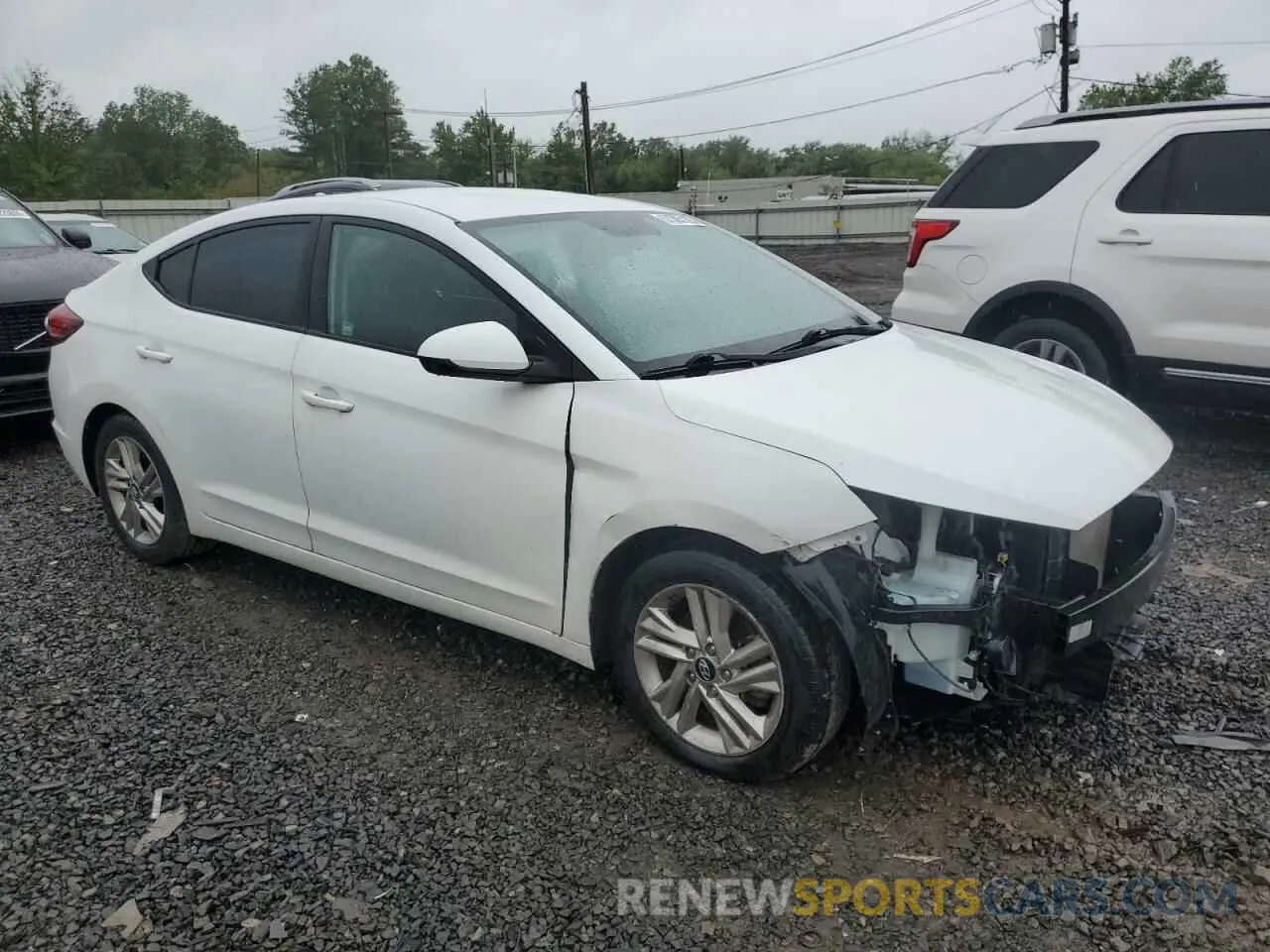 4 Photograph of a damaged car 5NPD84LF0KH426827 HYUNDAI ELANTRA 2019