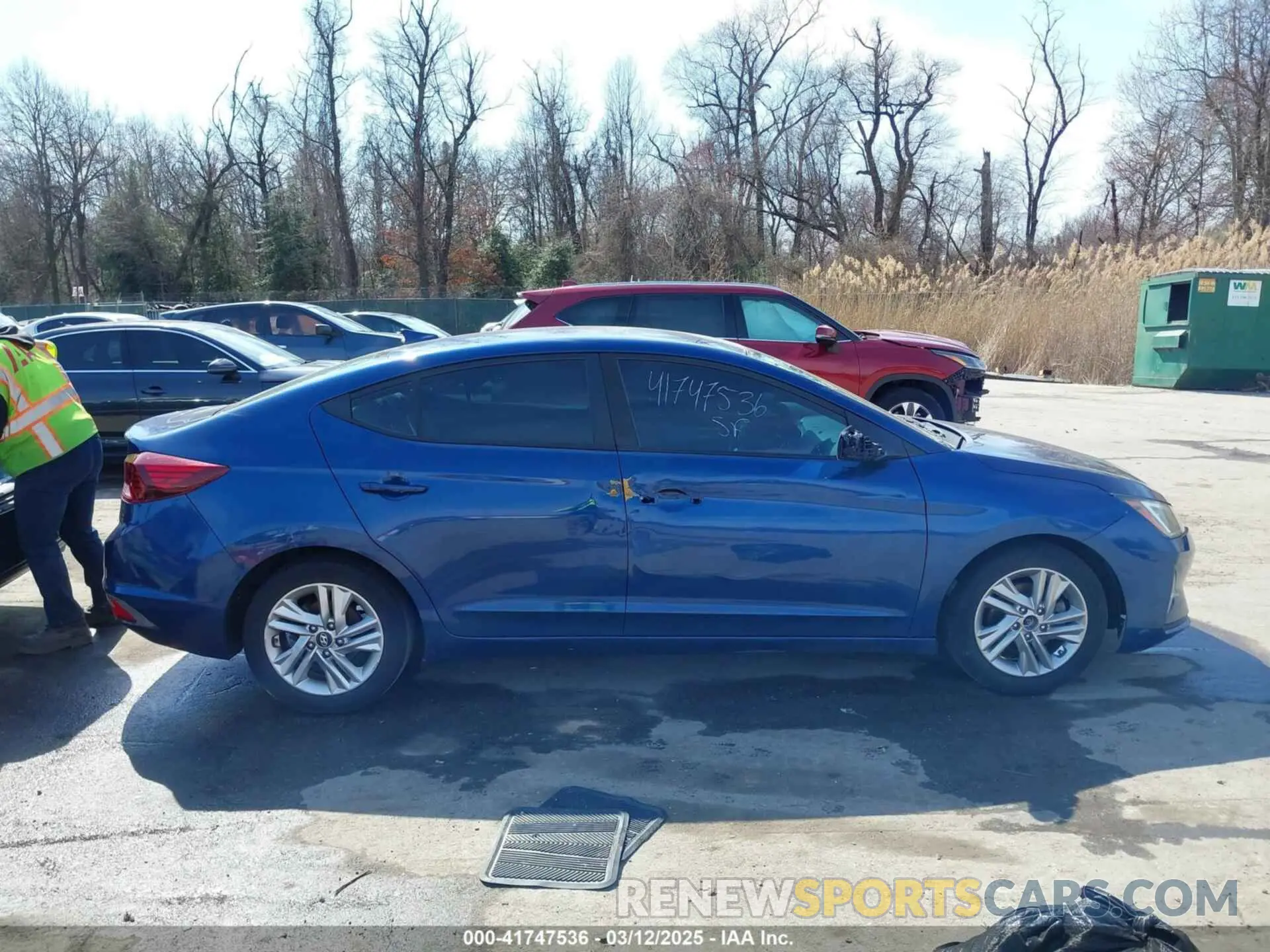 13 Photograph of a damaged car 5NPD84LF0KH435303 HYUNDAI ELANTRA 2019