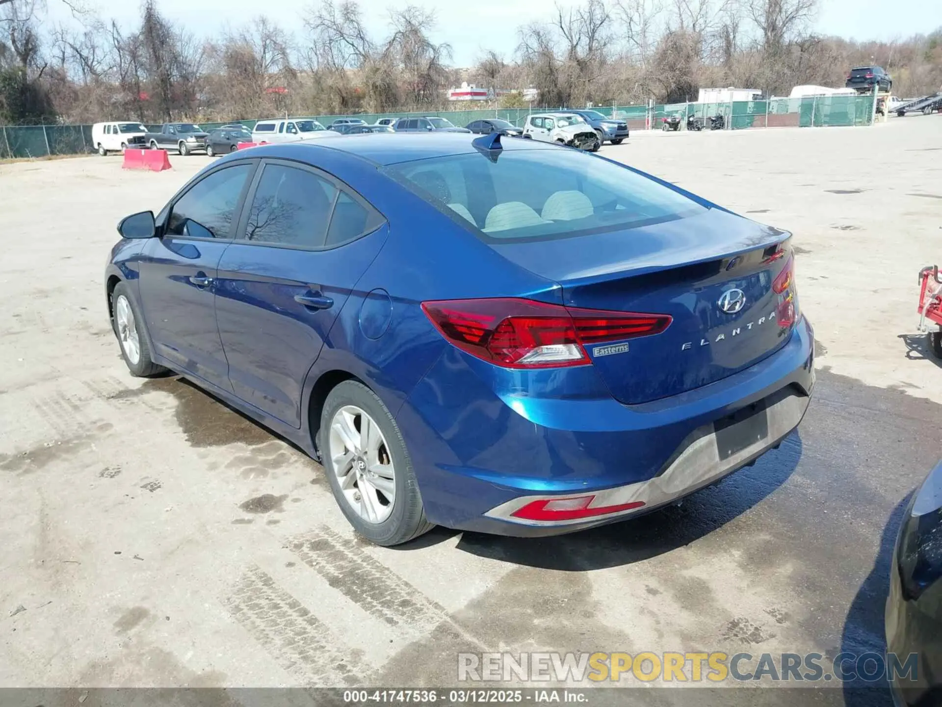 3 Photograph of a damaged car 5NPD84LF0KH435303 HYUNDAI ELANTRA 2019