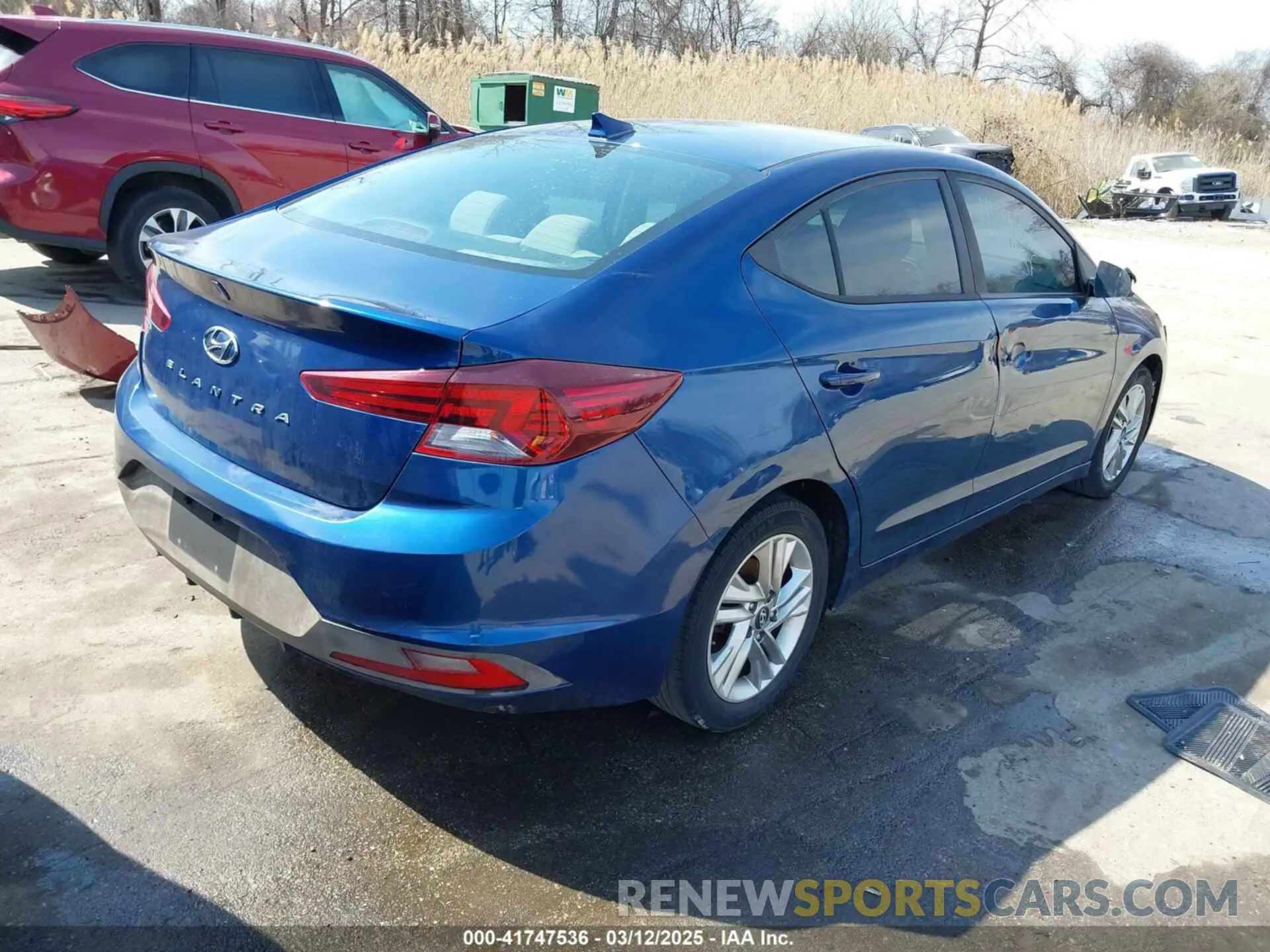 4 Photograph of a damaged car 5NPD84LF0KH435303 HYUNDAI ELANTRA 2019
