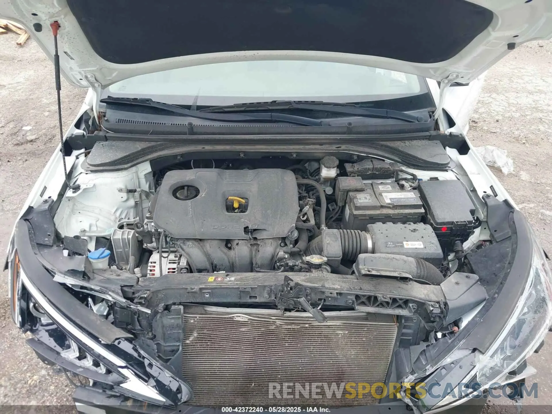 10 Photograph of a damaged car 5NPD84LF0KH435687 HYUNDAI ELANTRA 2019