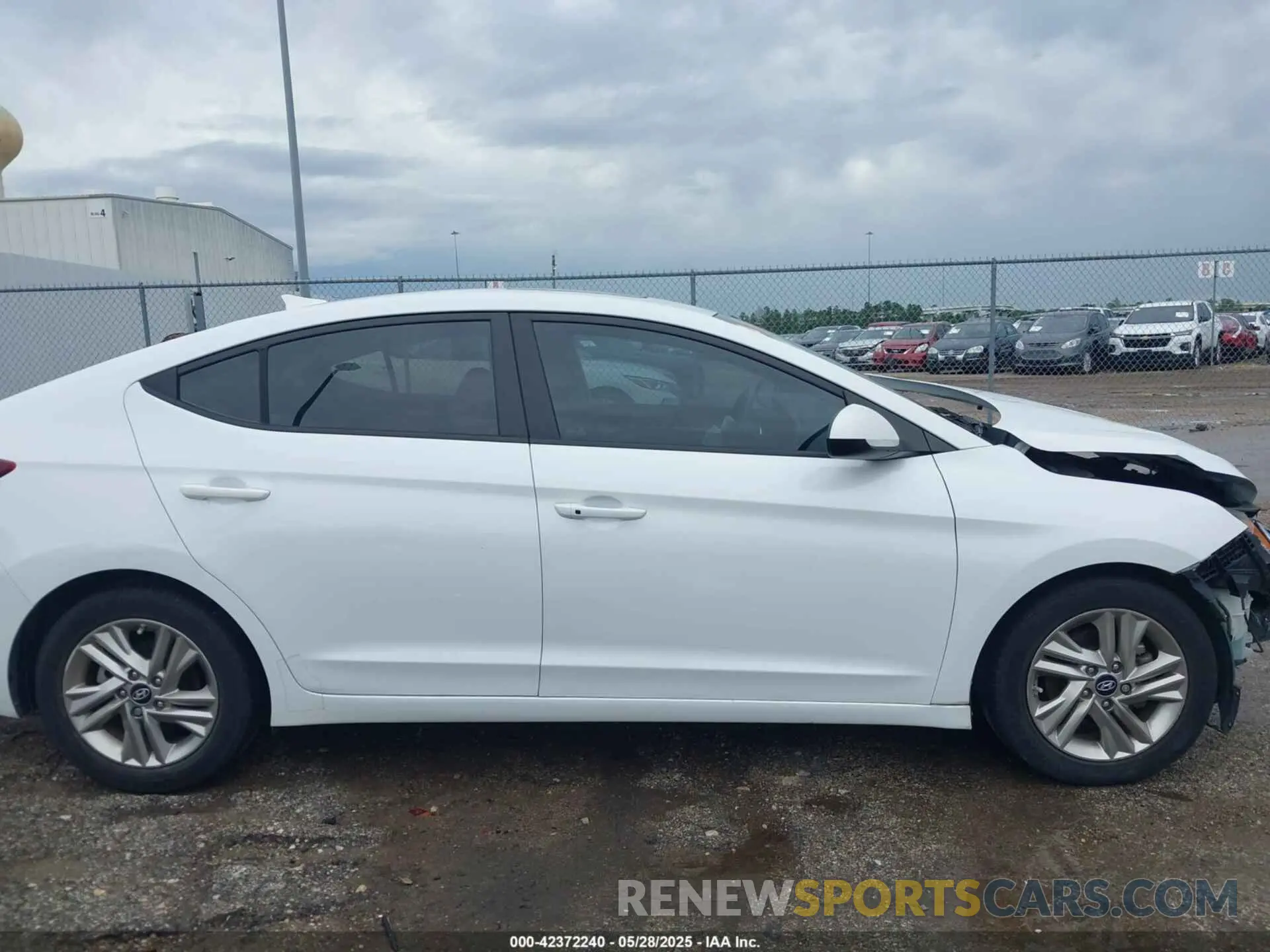 13 Photograph of a damaged car 5NPD84LF0KH435687 HYUNDAI ELANTRA 2019