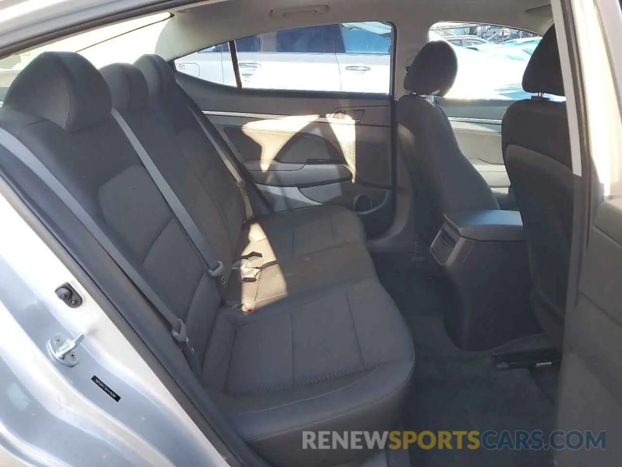 10 Photograph of a damaged car 5NPD84LF0KH436080 HYUNDAI ELANTRA 2019