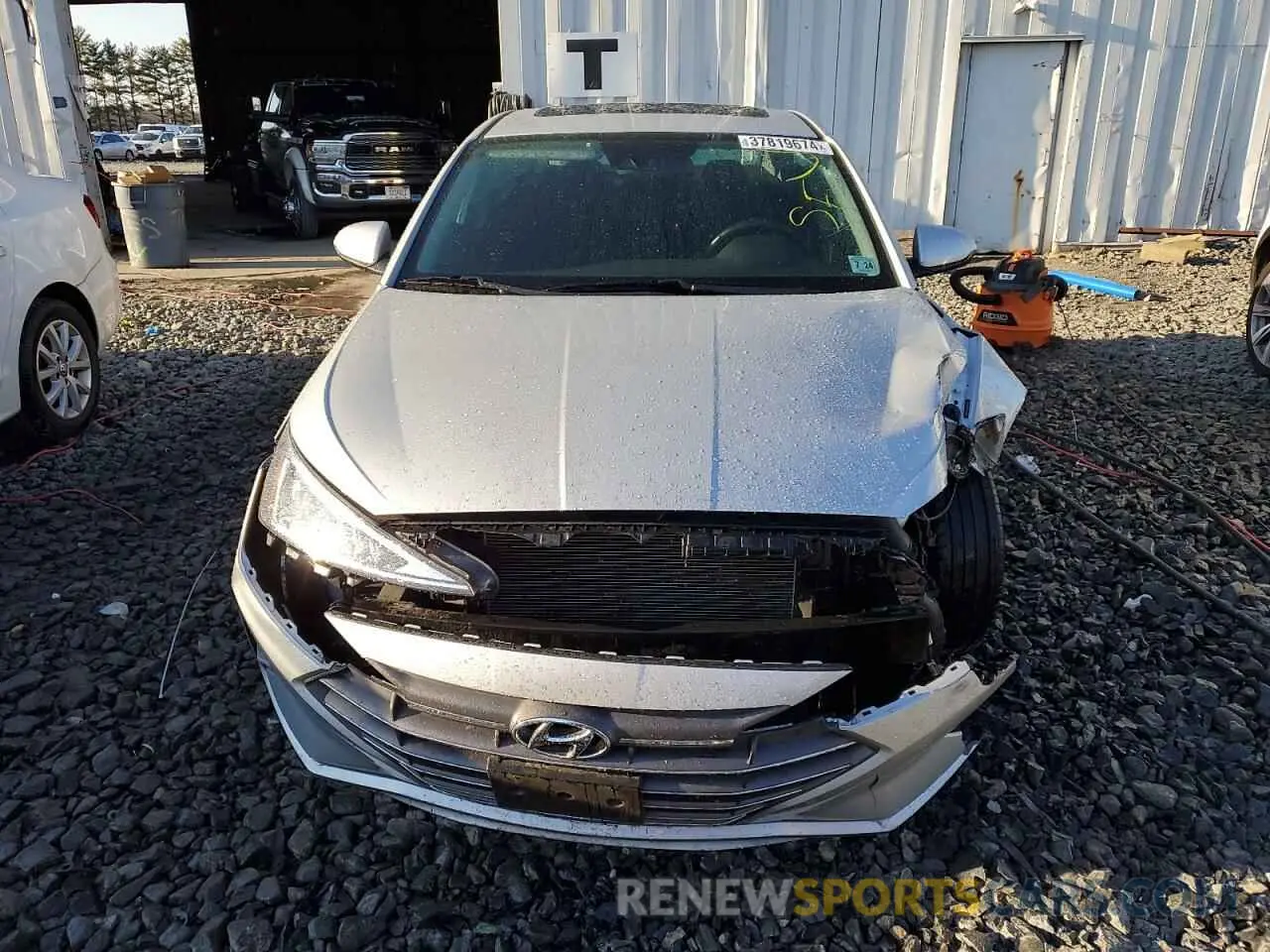 5 Photograph of a damaged car 5NPD84LF0KH436080 HYUNDAI ELANTRA 2019